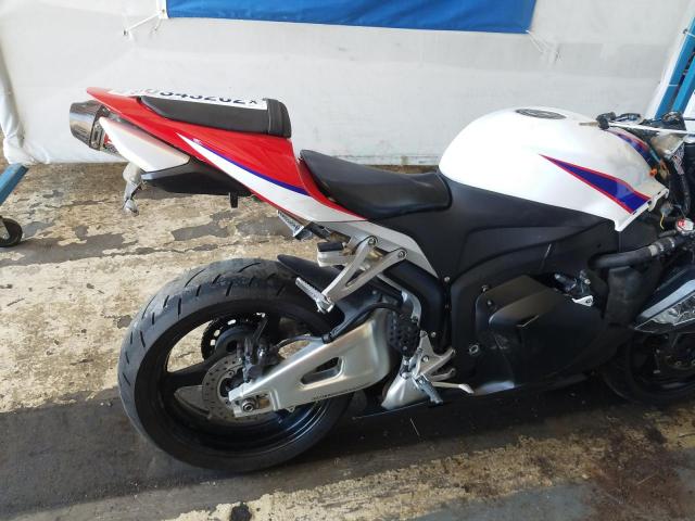 Photo 5 VIN: JH2PC4042BK400186 - HONDA CBR600 RR 