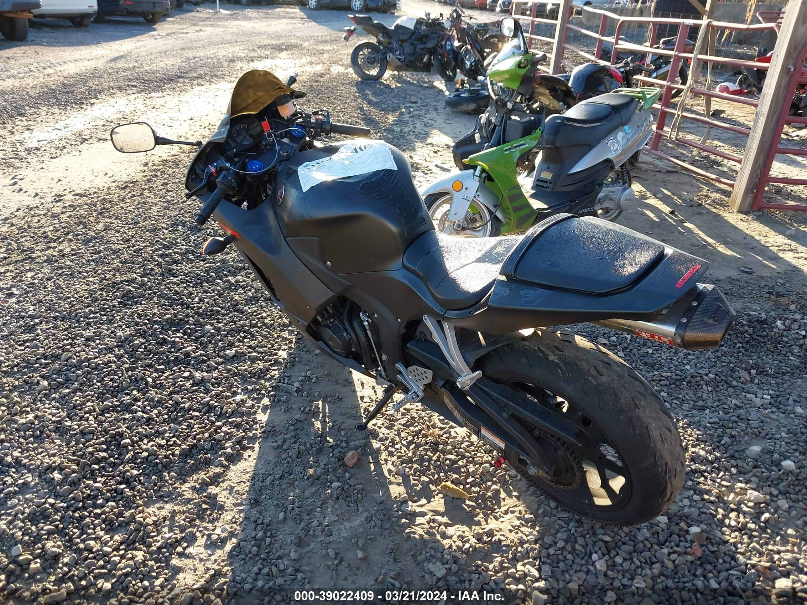 Photo 2 VIN: JH2PC40J2KK500150 - HONDA NULL 