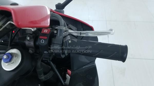 Photo 13 VIN: JH2PCU0A18K110617 - HONDA CBR 