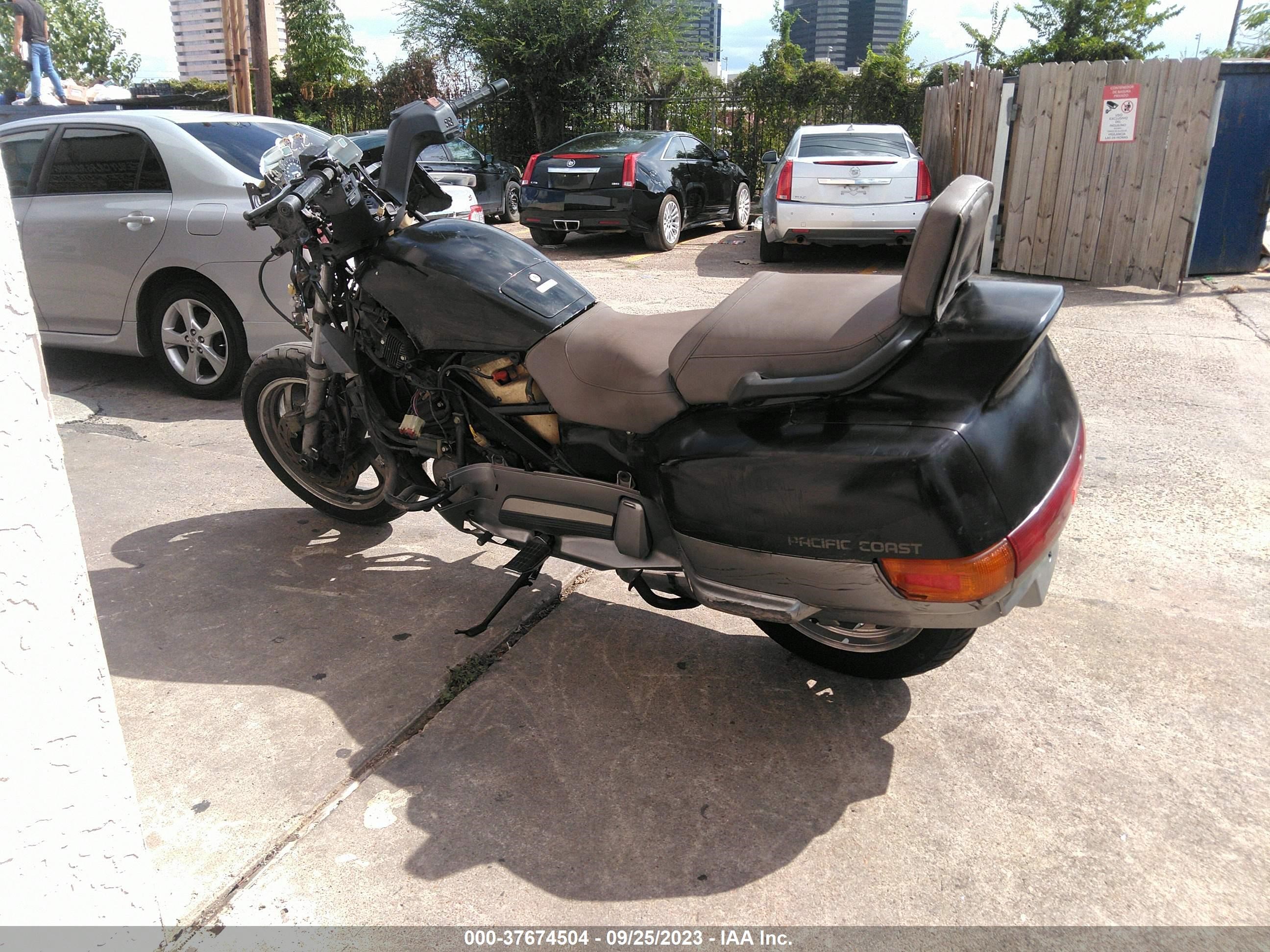 Photo 11 VIN: JH2RC3408SM300012 - HONDA NULL 