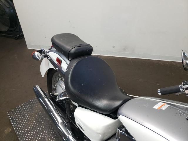 Photo 5 VIN: JH2RC5049DK800070 - HONDA VT750 CA 