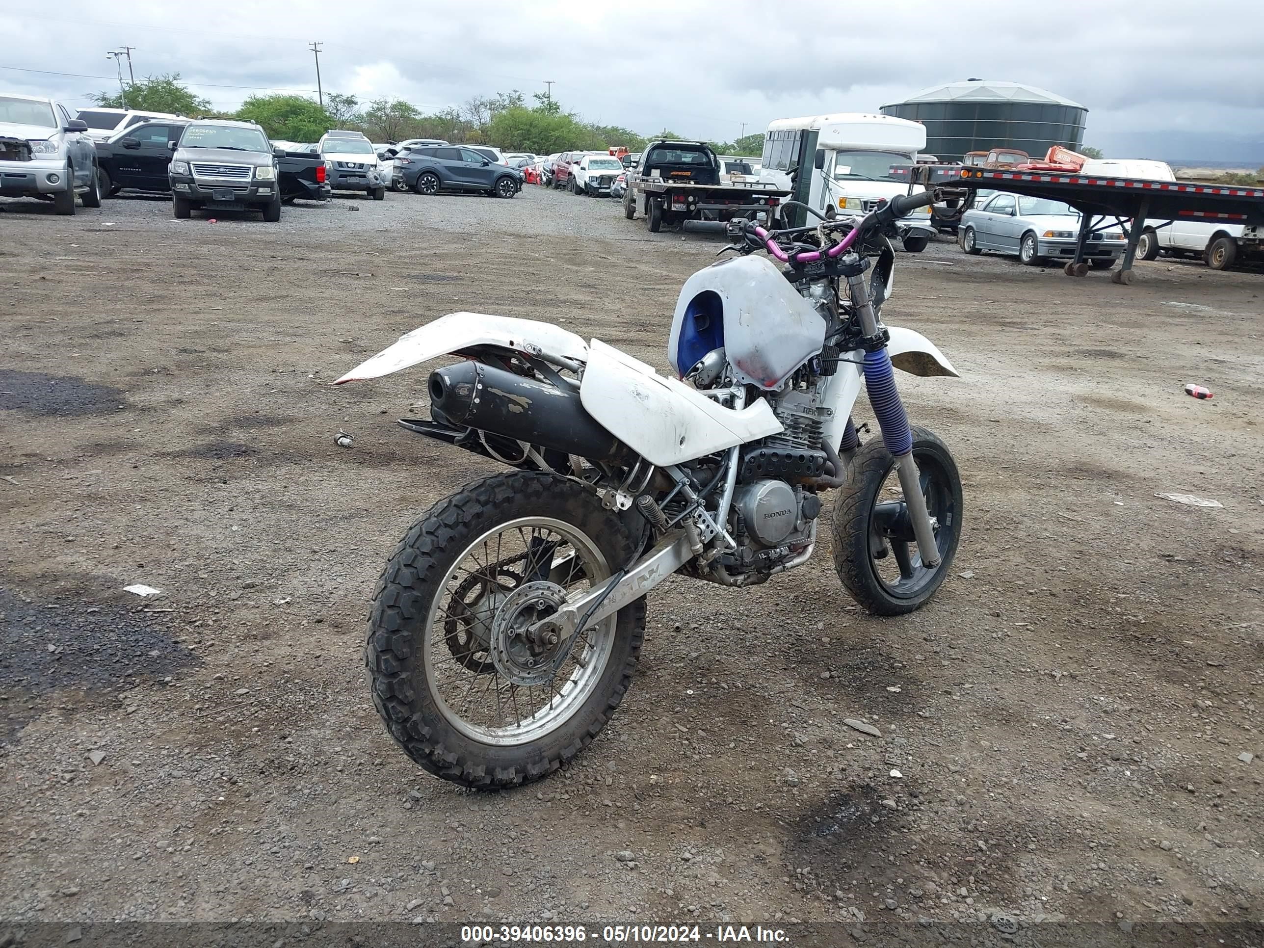 Photo 3 VIN: JH2RD06026K400777 - HONDA NULL 