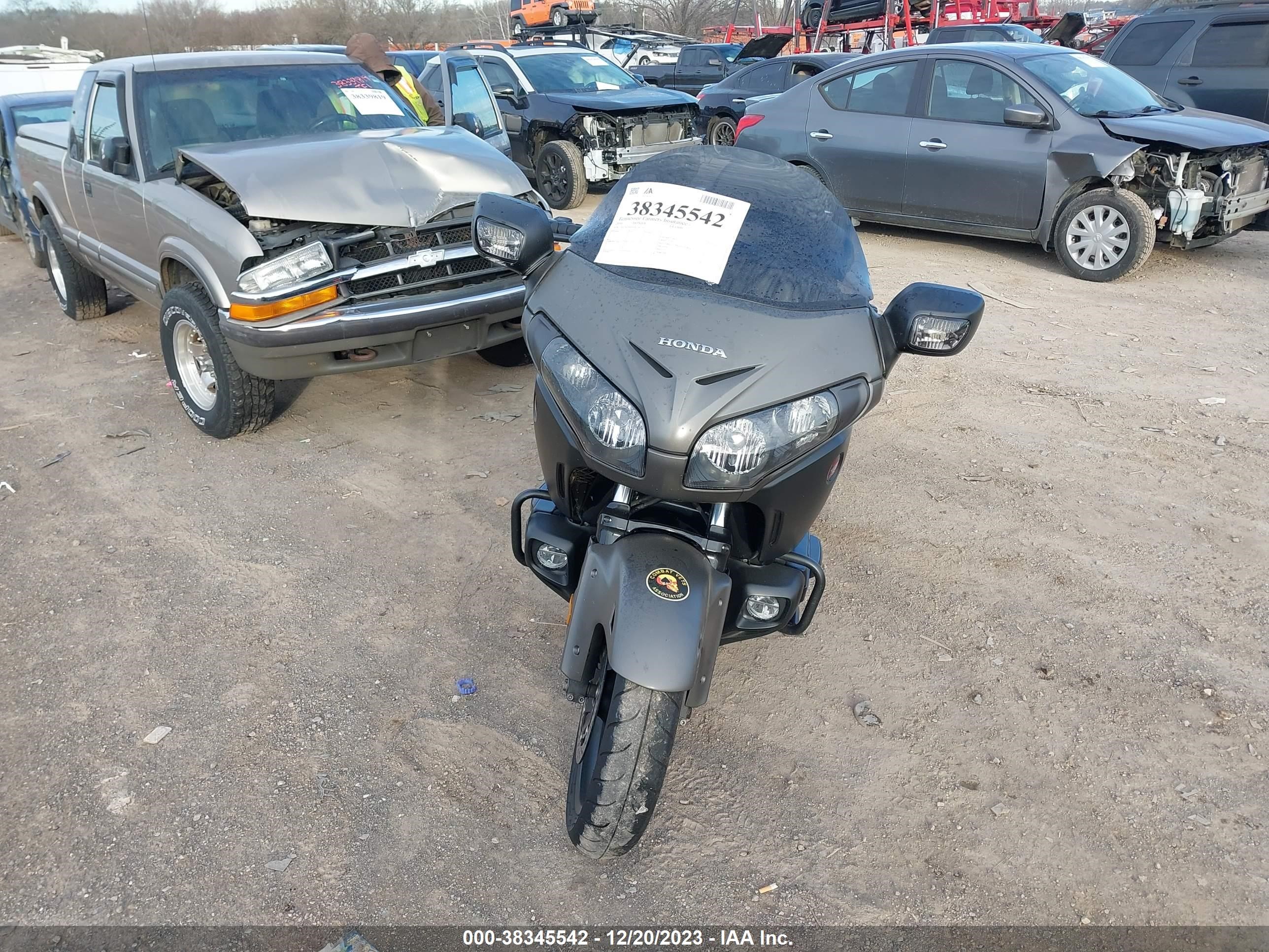 Photo 4 VIN: JH2SC6816GK300230 - HONDA ALL 