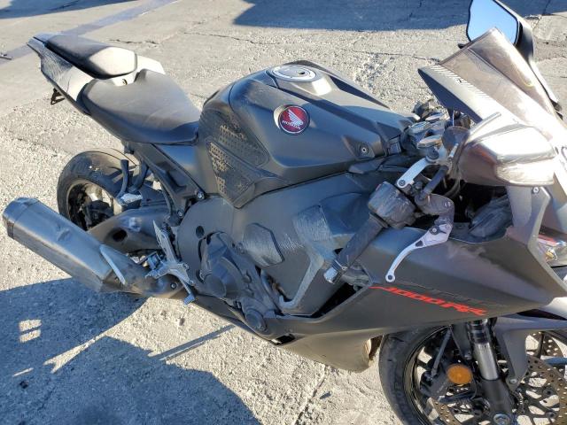 Photo 8 VIN: JH2SC7756HK000747 - HONDA CBR1000 RA 