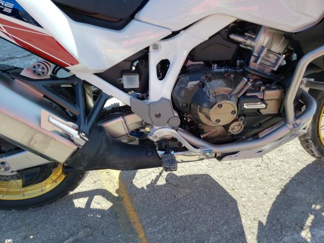 Photo 8 VIN: JH2SD1044NK200081 - HONDA CRF1100 D4 