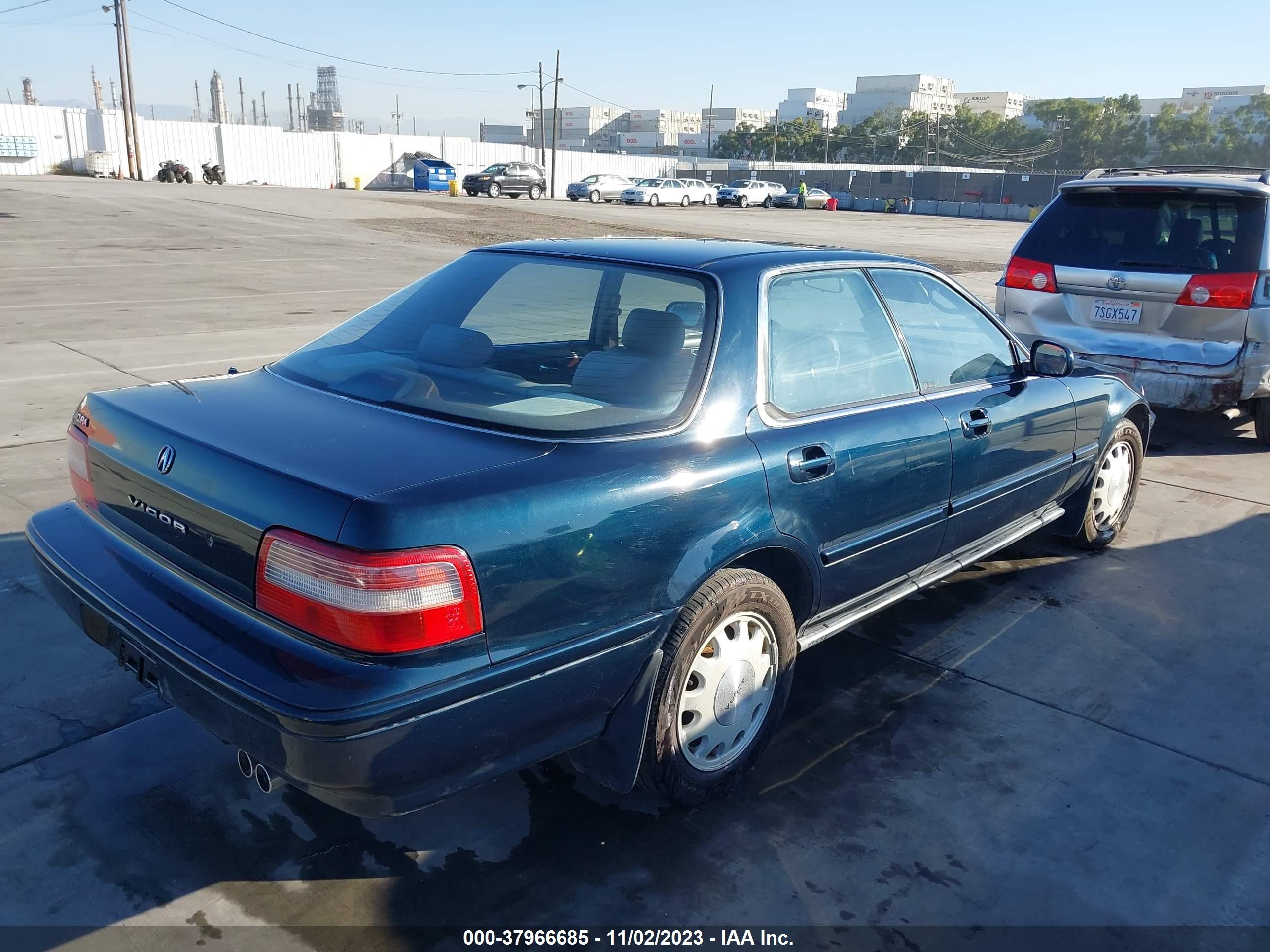 Photo 3 VIN: JH4CC2663RC008227 - ACURA VIGOR 