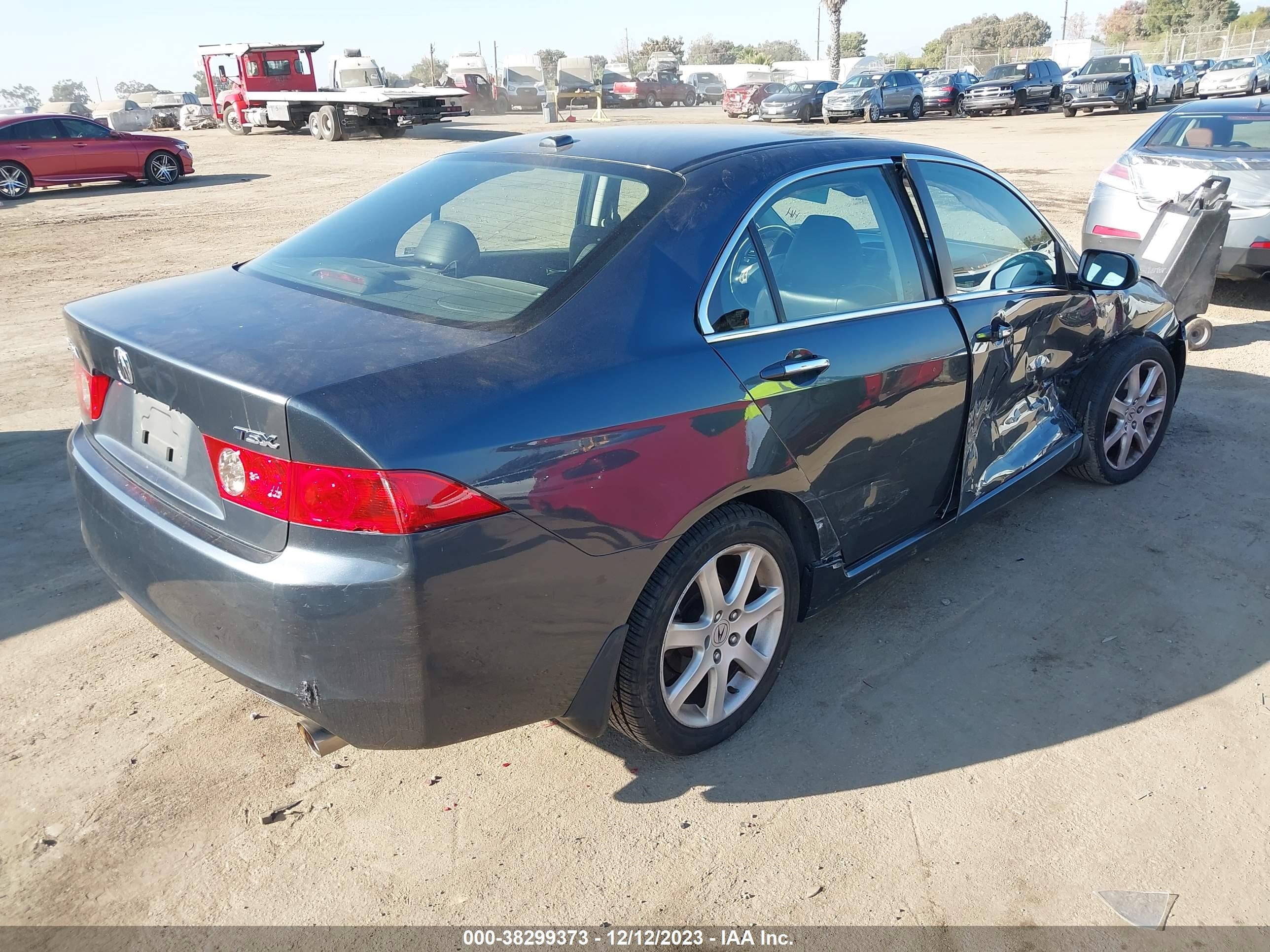 Photo 3 VIN: JH4CL96825C004397 - ACURA TSX 