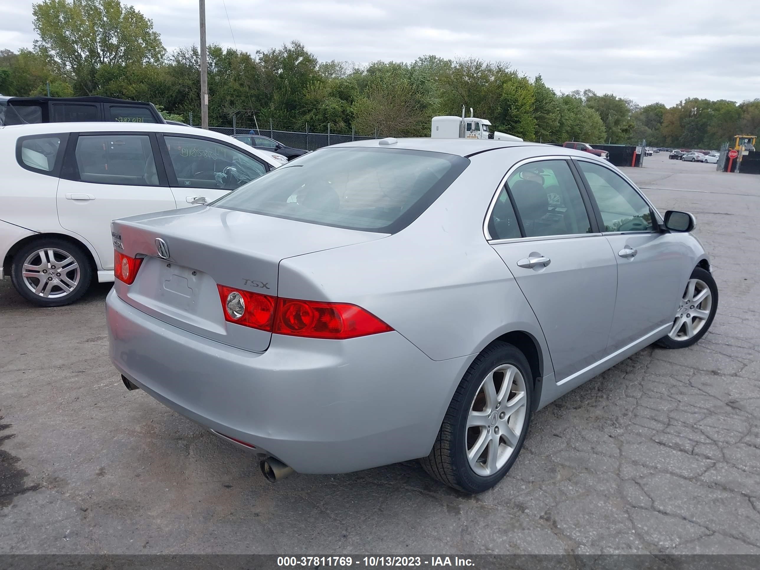 Photo 3 VIN: JH4CL96825C008112 - ACURA TSX 