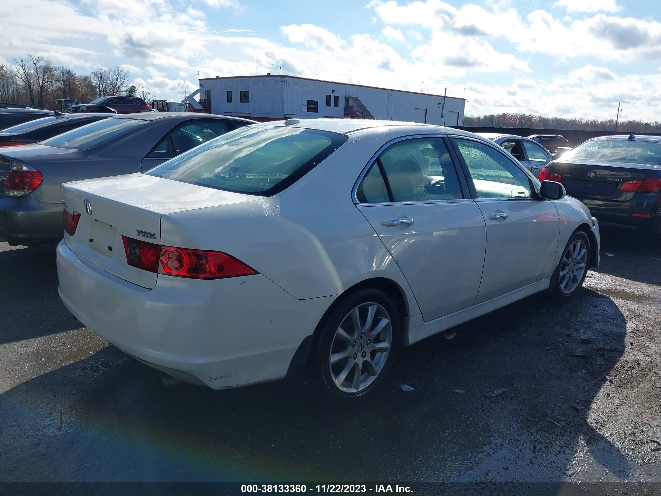 Photo 3 VIN: JH4CL96828C005280 - ACURA TSX 