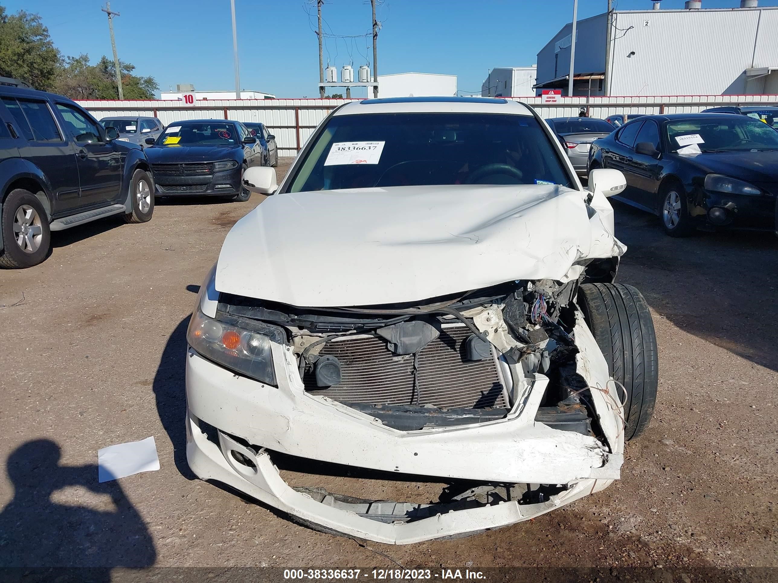 Photo 11 VIN: JH4CL96838C008480 - ACURA TSX 