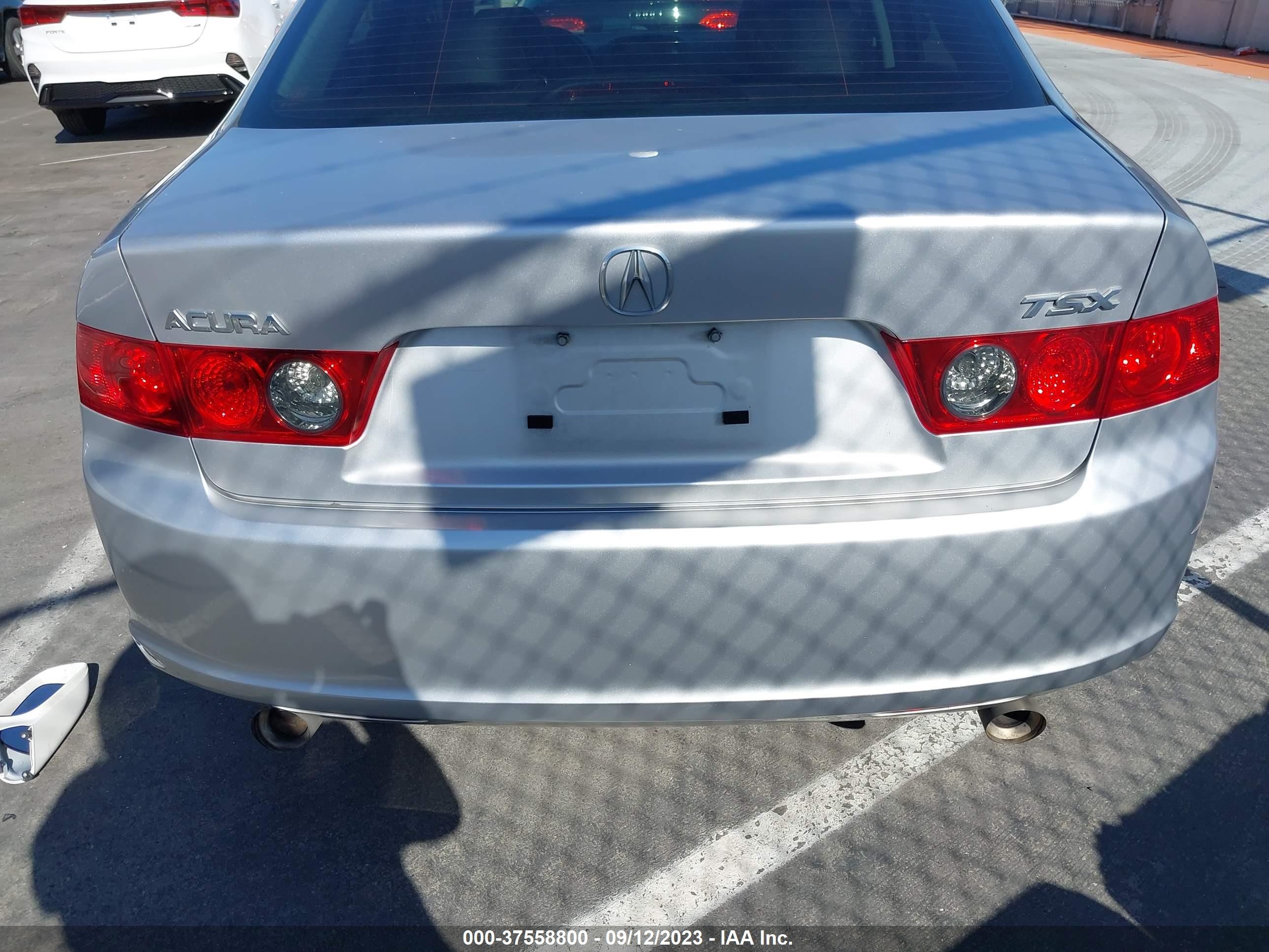 Photo 15 VIN: JH4CL96868C009428 - ACURA TSX 