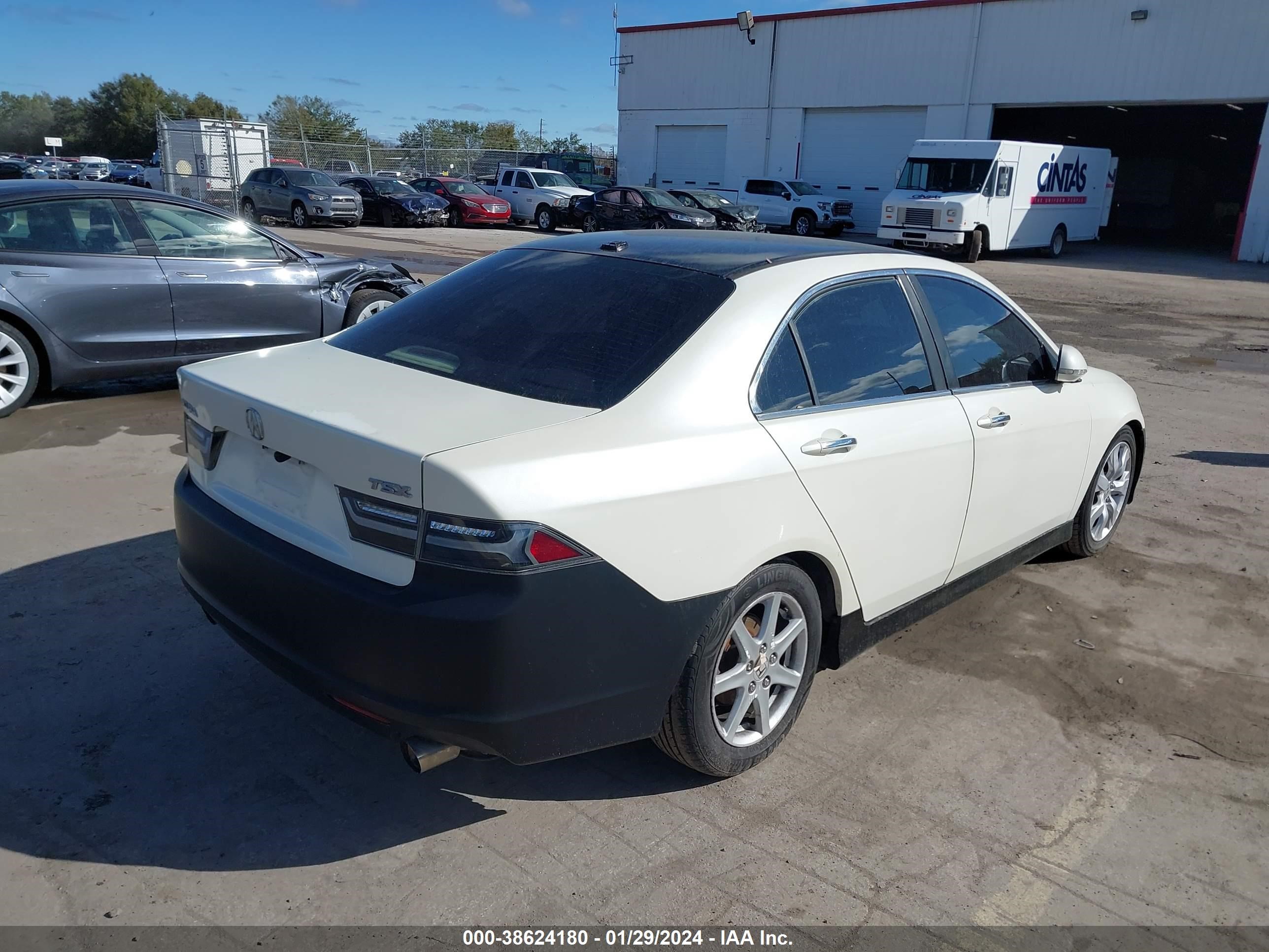 Photo 3 VIN: JH4CL96868C020221 - ACURA TSX 