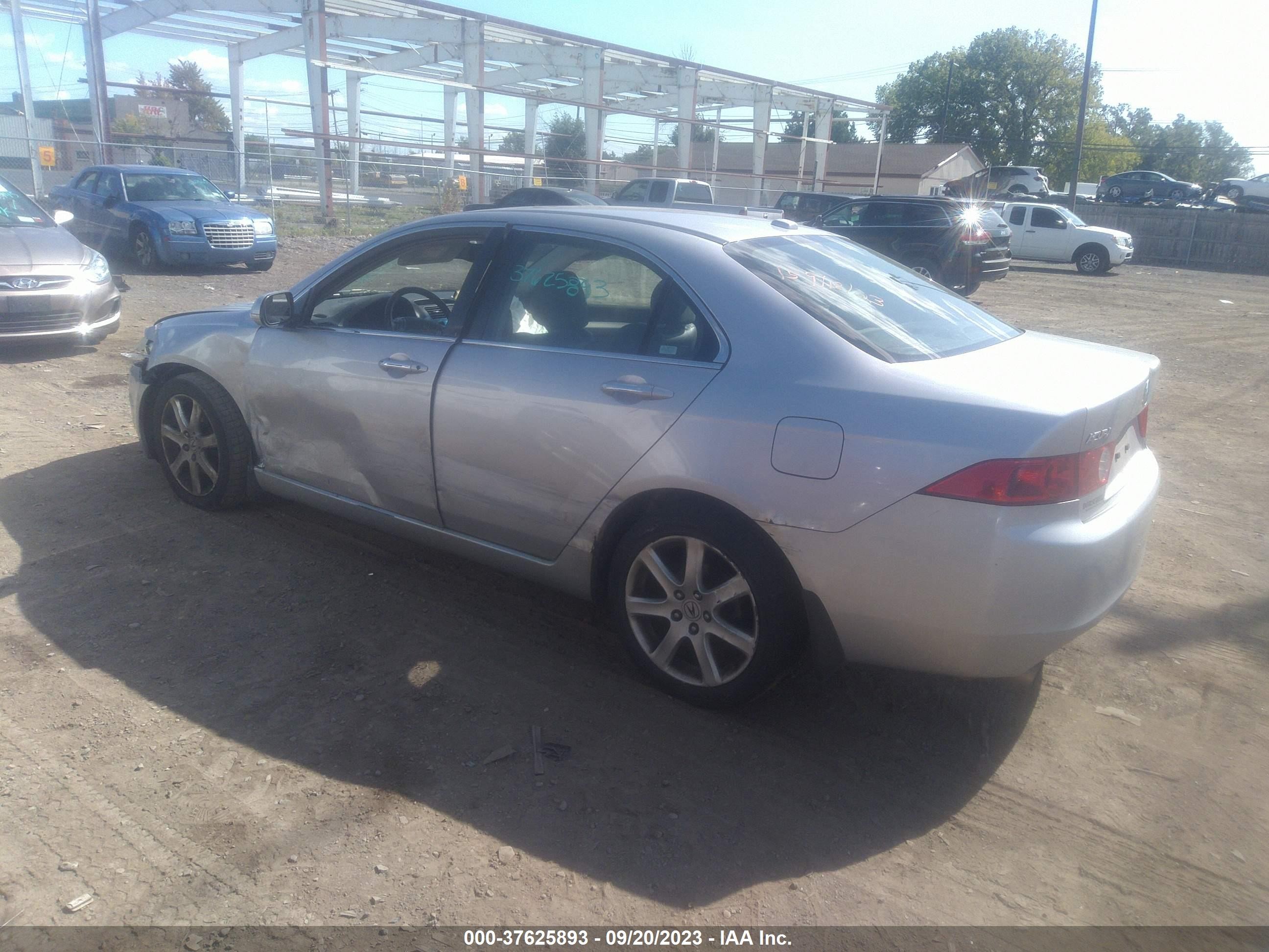 Photo 2 VIN: JH4CL96875C001463 - ACURA TSX 