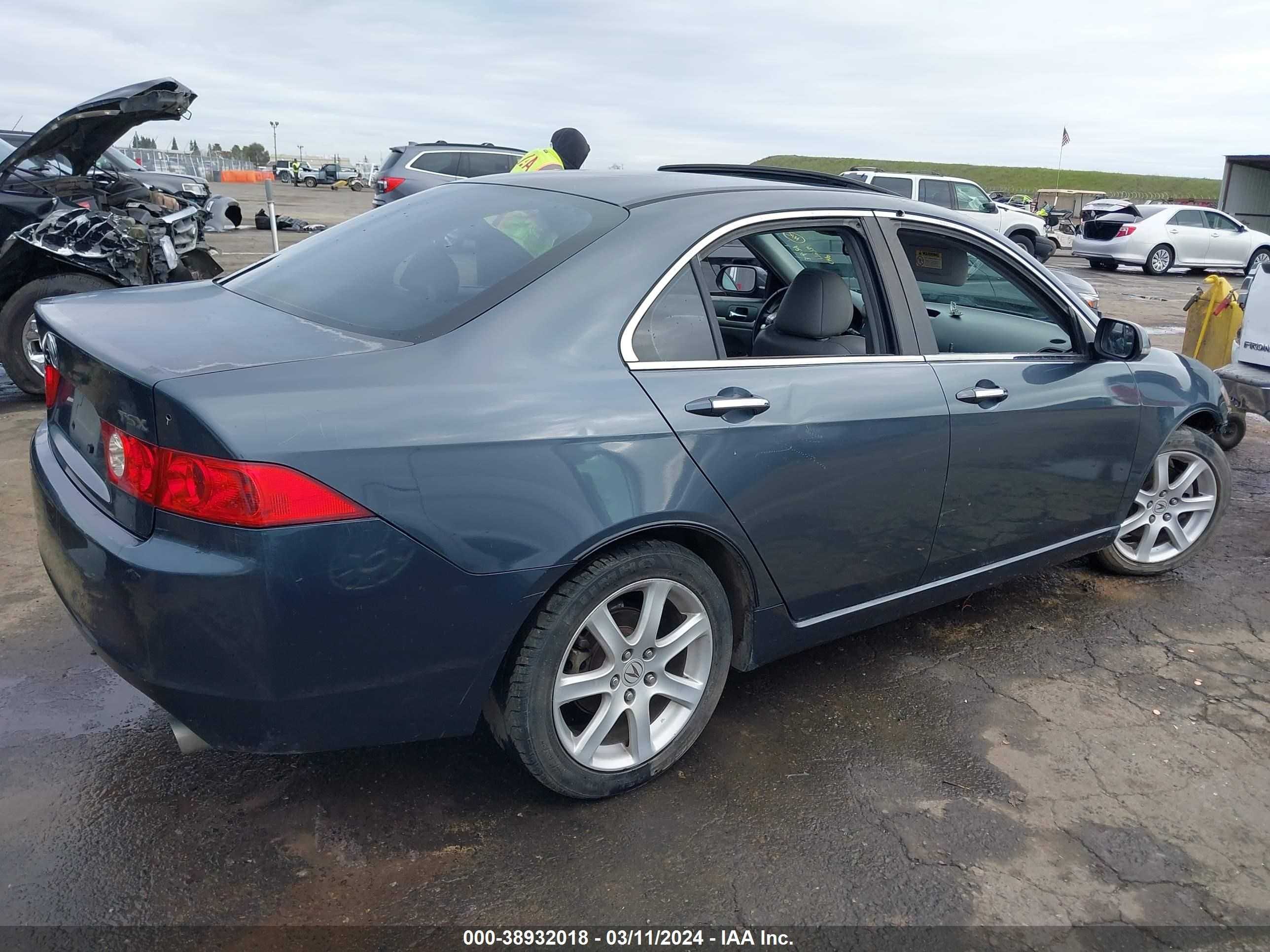 Photo 3 VIN: JH4CL96884C036267 - ACURA TSX 