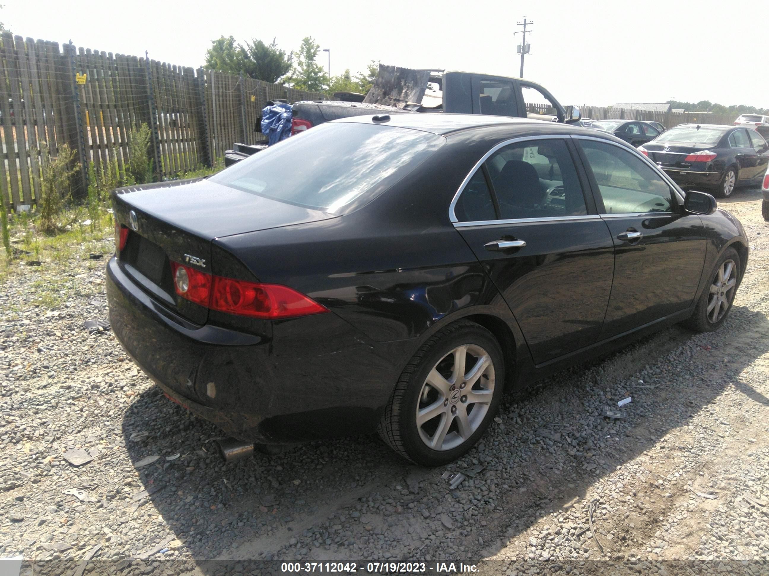 Photo 3 VIN: JH4CL96885C015131 - ACURA TSX 