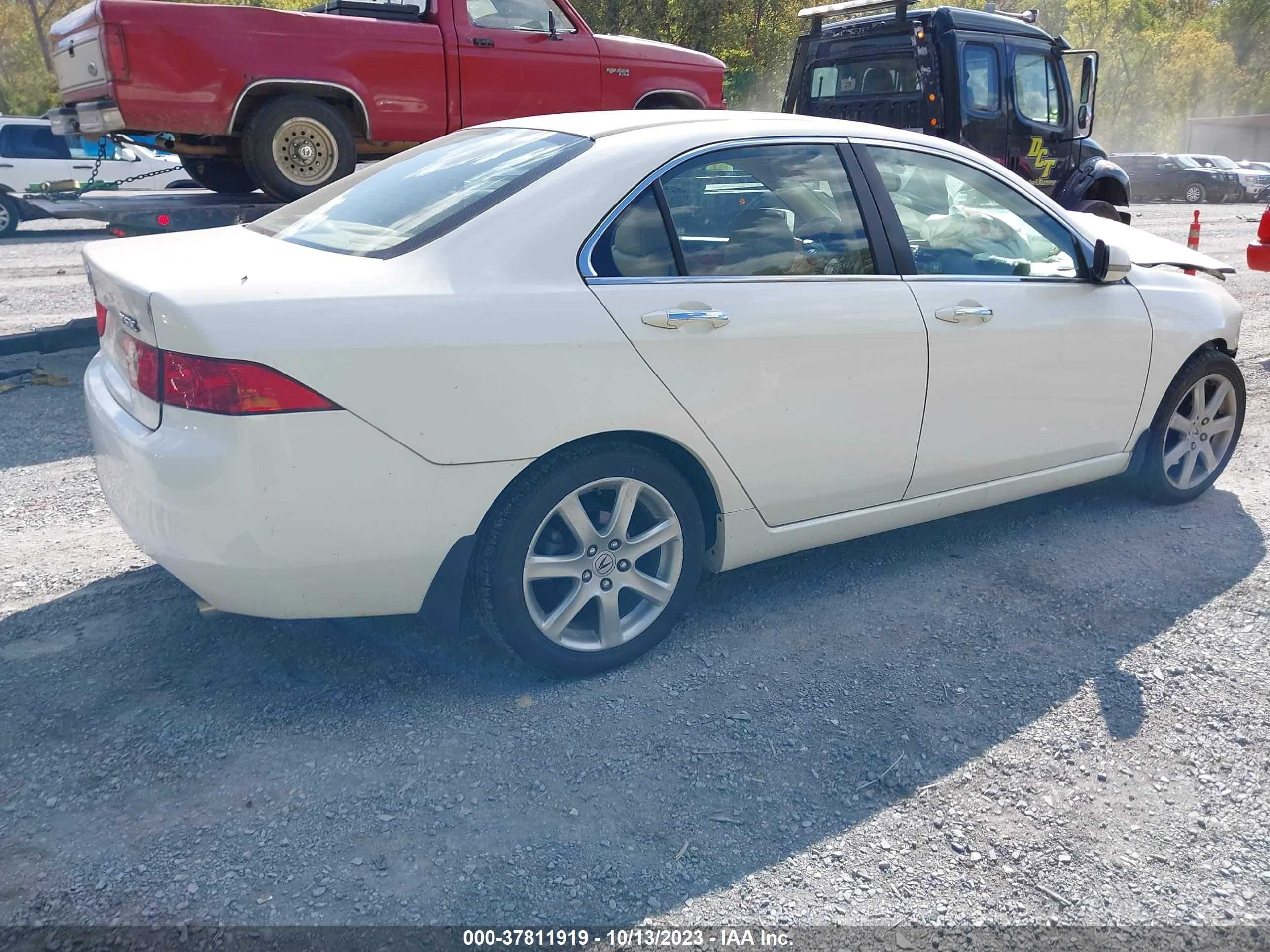 Photo 3 VIN: JH4CL96984C043728 - ACURA TSX 