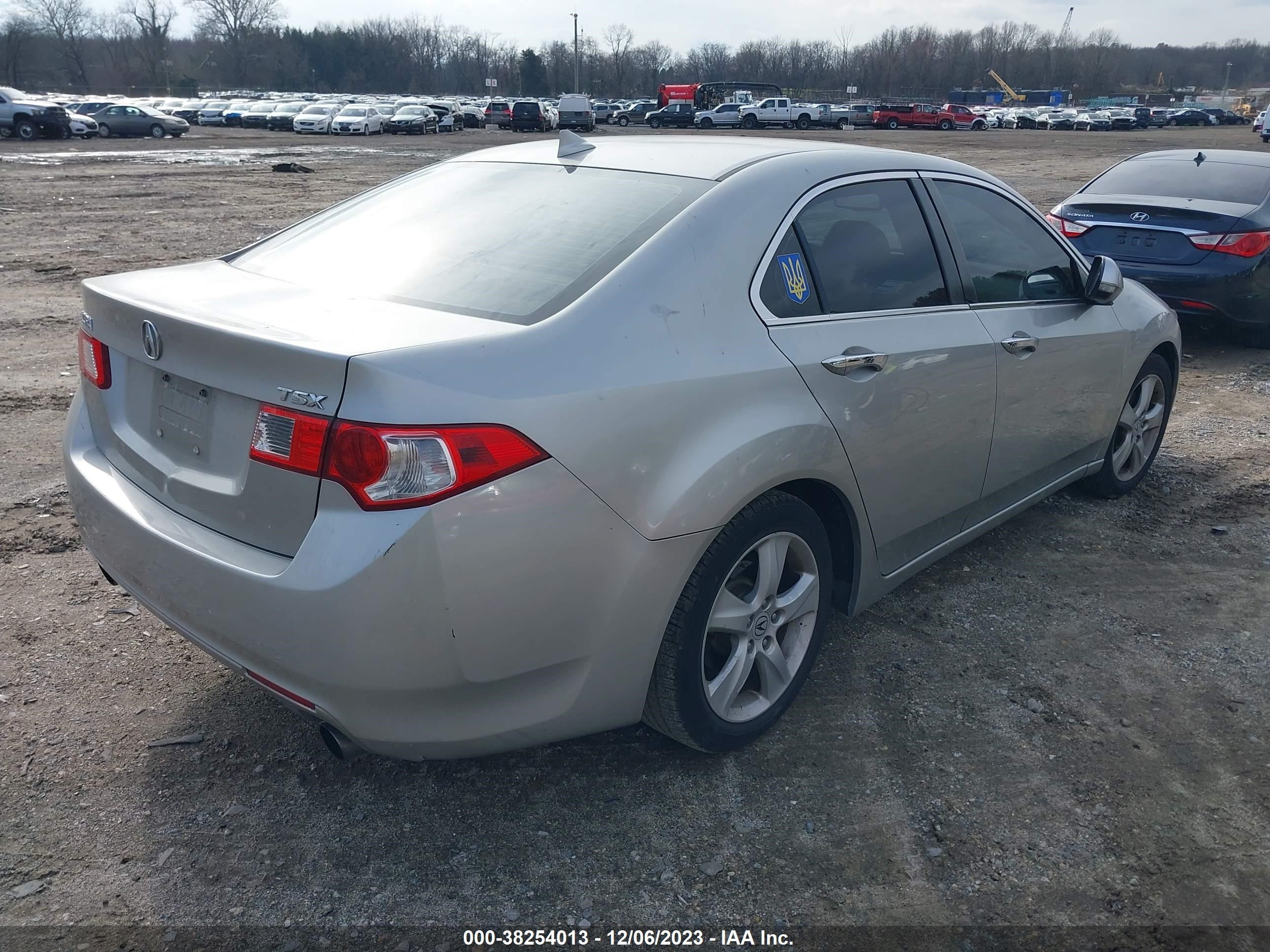 Photo 3 VIN: JH4CU26609C012622 - ACURA TSX 