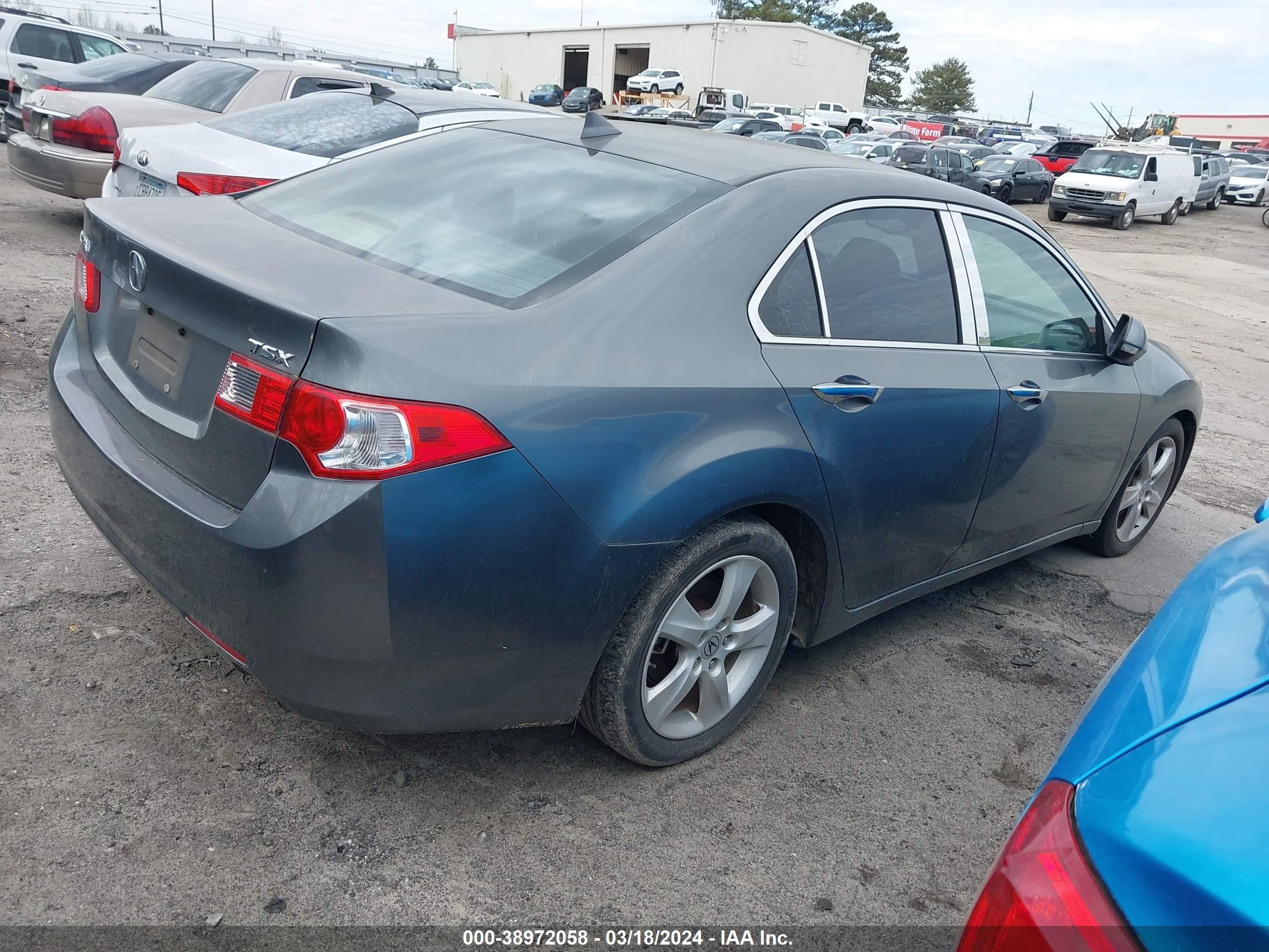 Photo 3 VIN: JH4CU266X9C013101 - ACURA TSX 