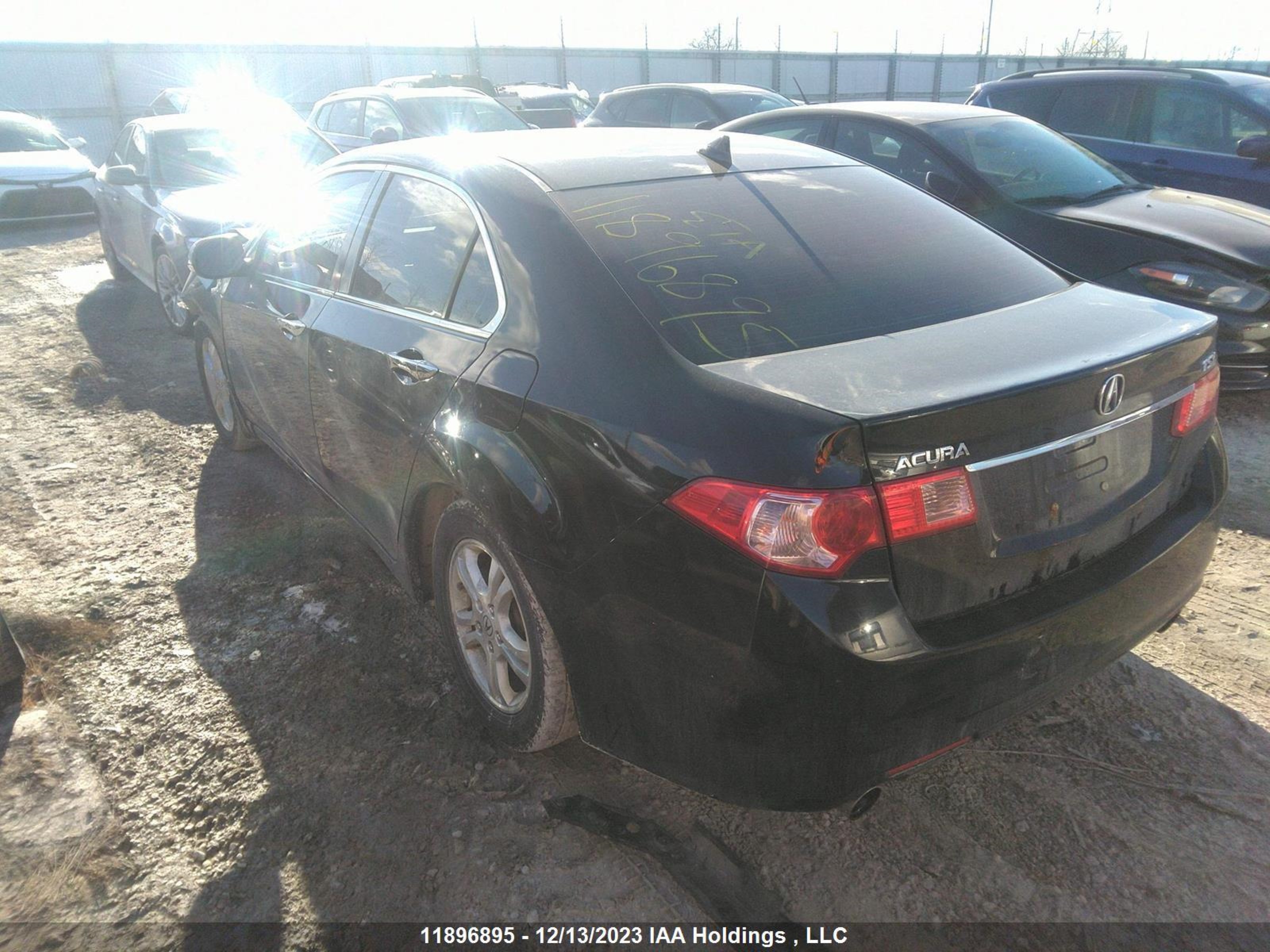 Photo 2 VIN: JH4CU2E52BC800543 - ACURA TSX 