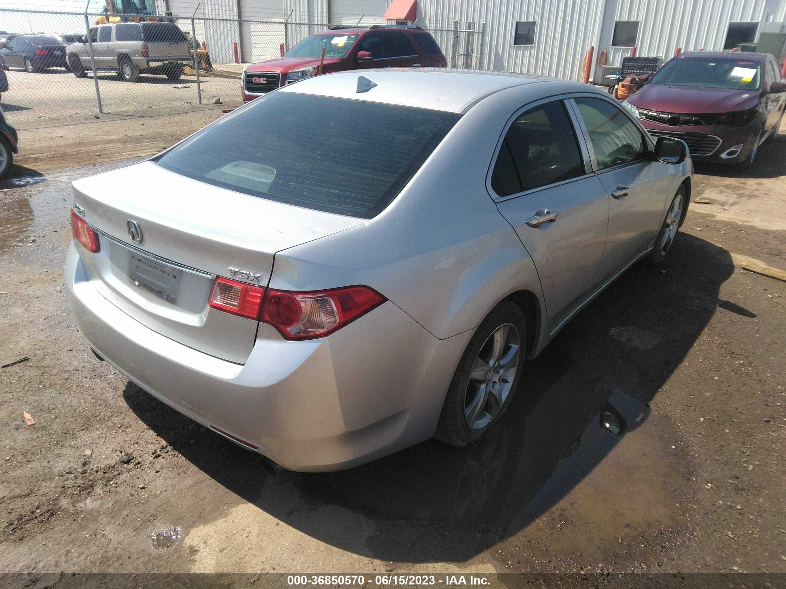 Photo 3 VIN: JH4CU2F41CC010433 - ACURA TSX 