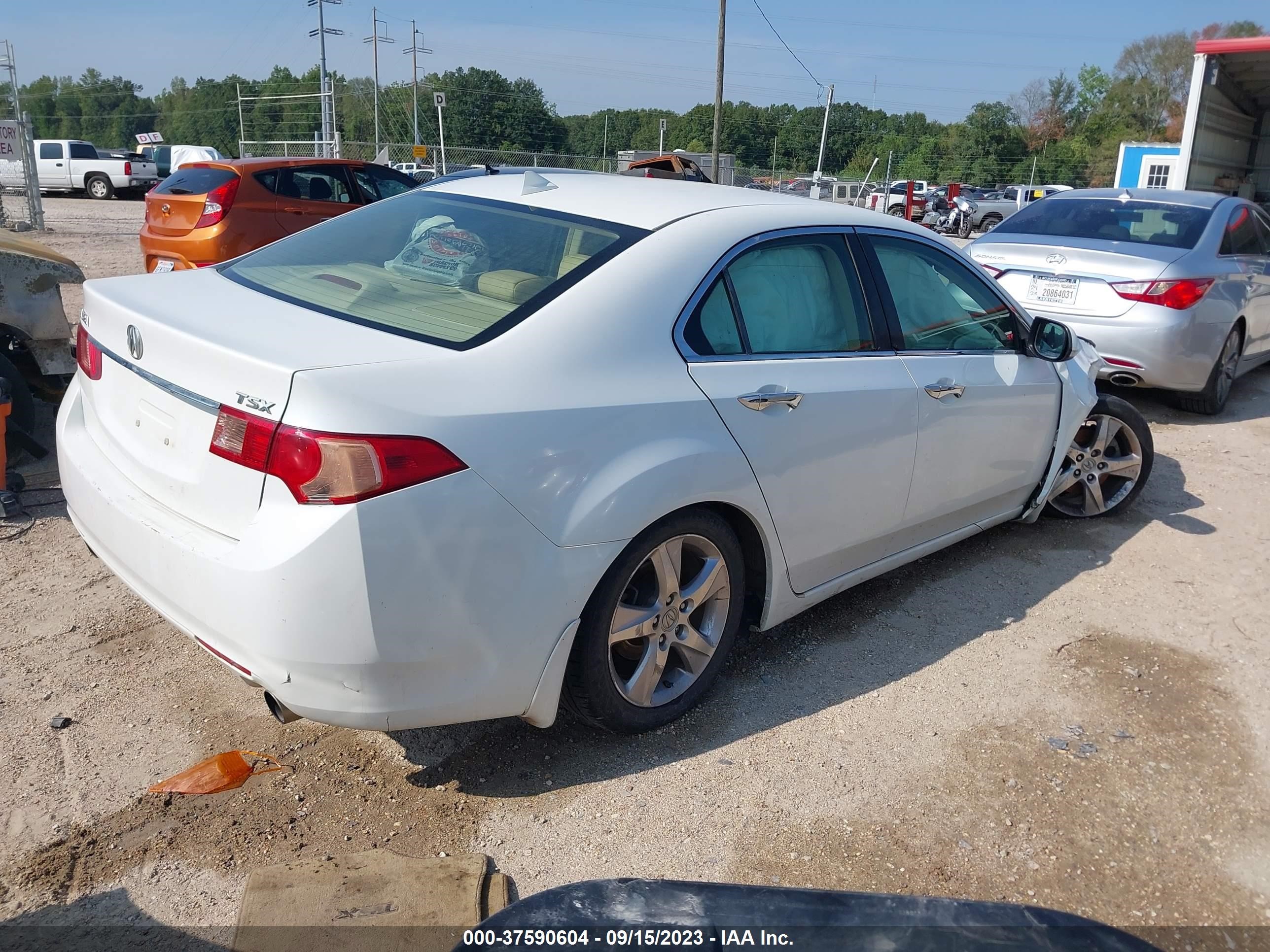 Photo 3 VIN: JH4CU2F41CC012067 - ACURA TSX 