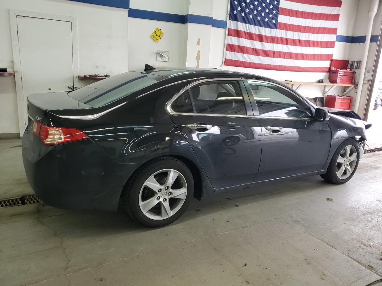 Photo 2 VIN: JH4CU2F41DC003645 - ACURA TSX 