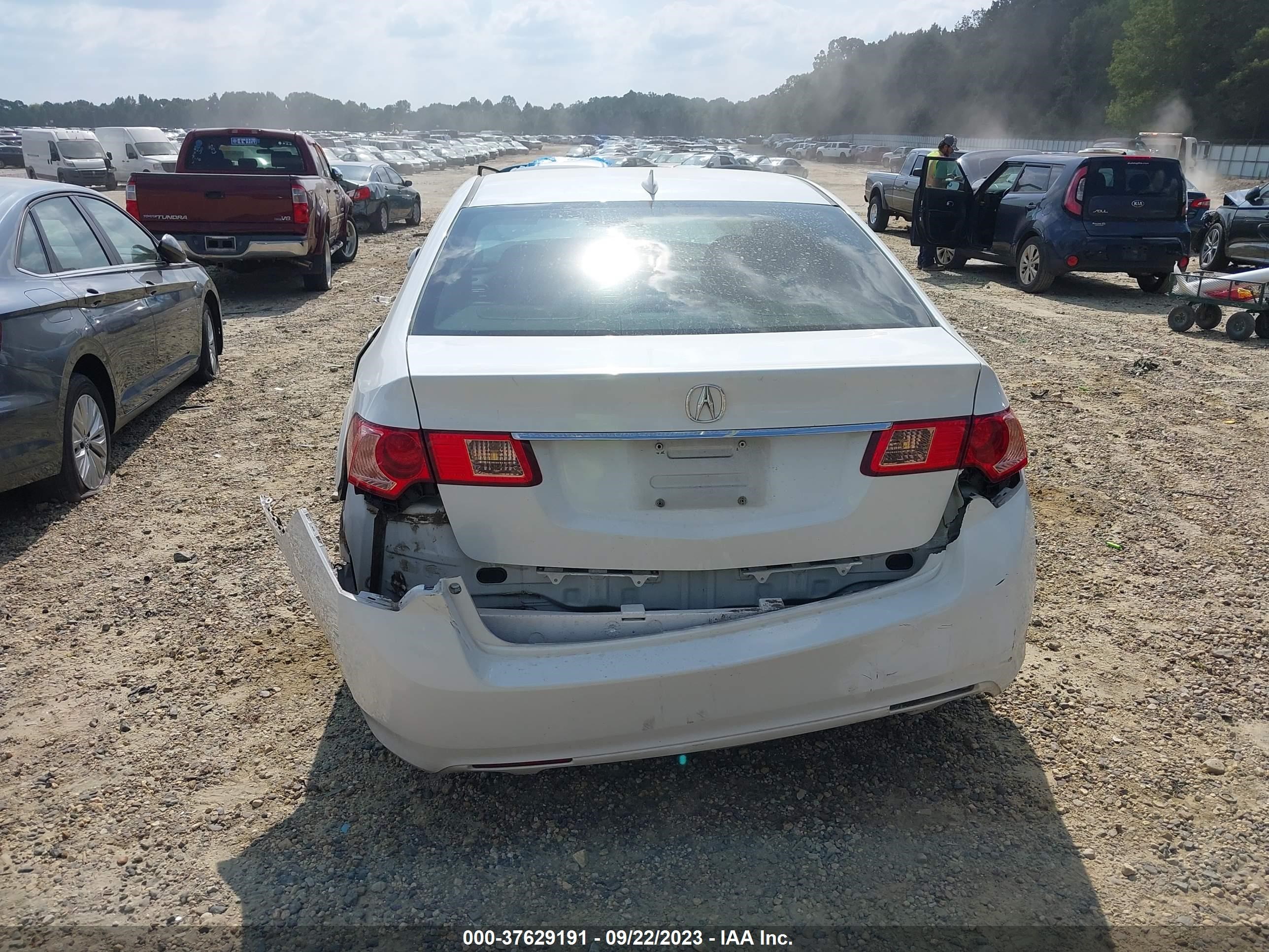 Photo 16 VIN: JH4CU2F45CC004229 - ACURA TSX 