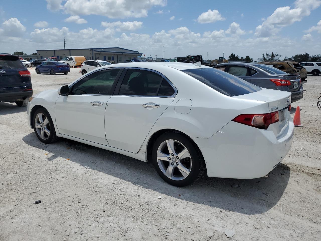 Photo 1 VIN: JH4CU2F63CC007129 - ACURA TSX 