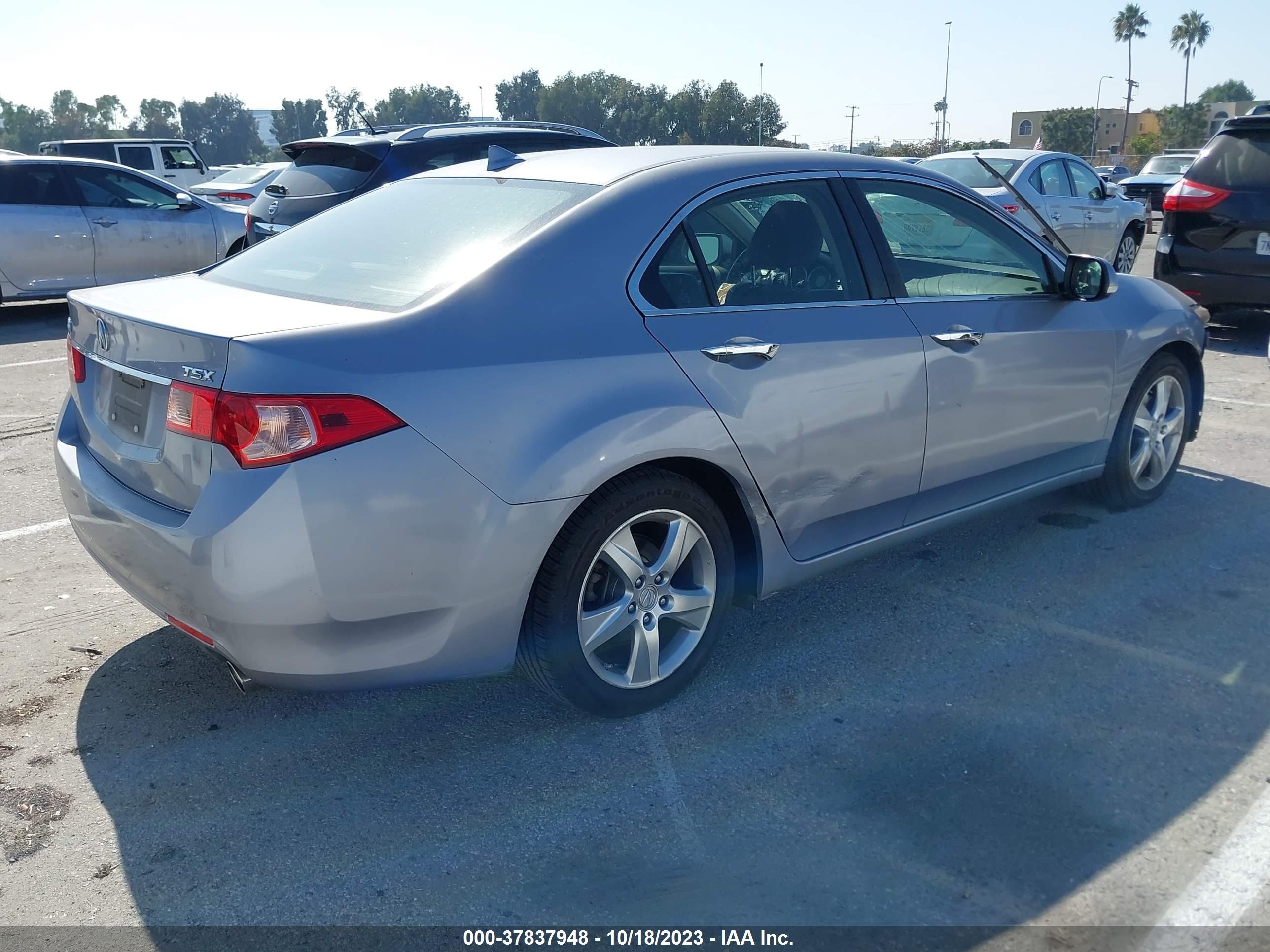 Photo 3 VIN: JH4CU2F65EC005935 - ACURA TSX 