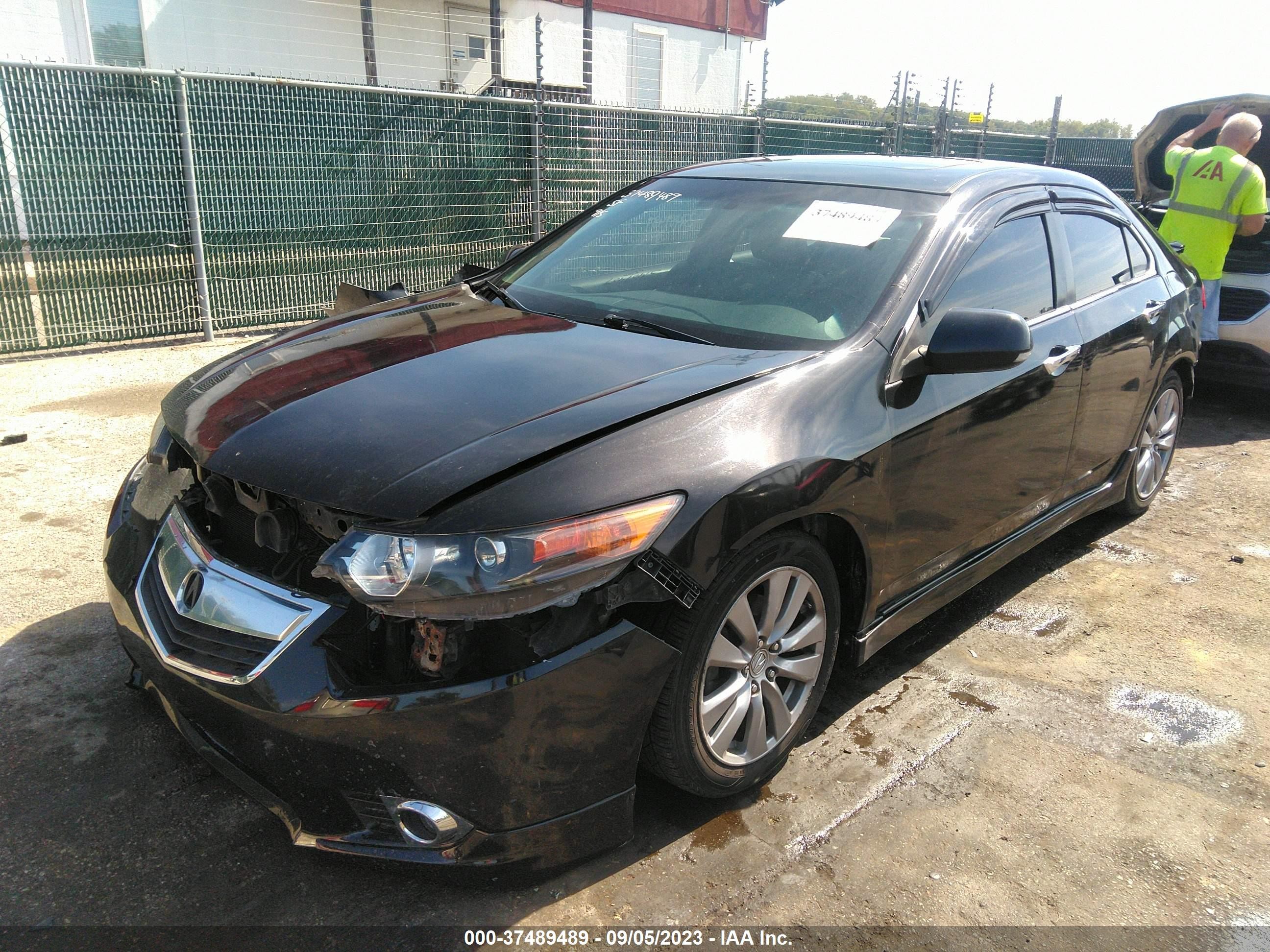 Photo 1 VIN: JH4CU2F66BC001131 - ACURA TSX 