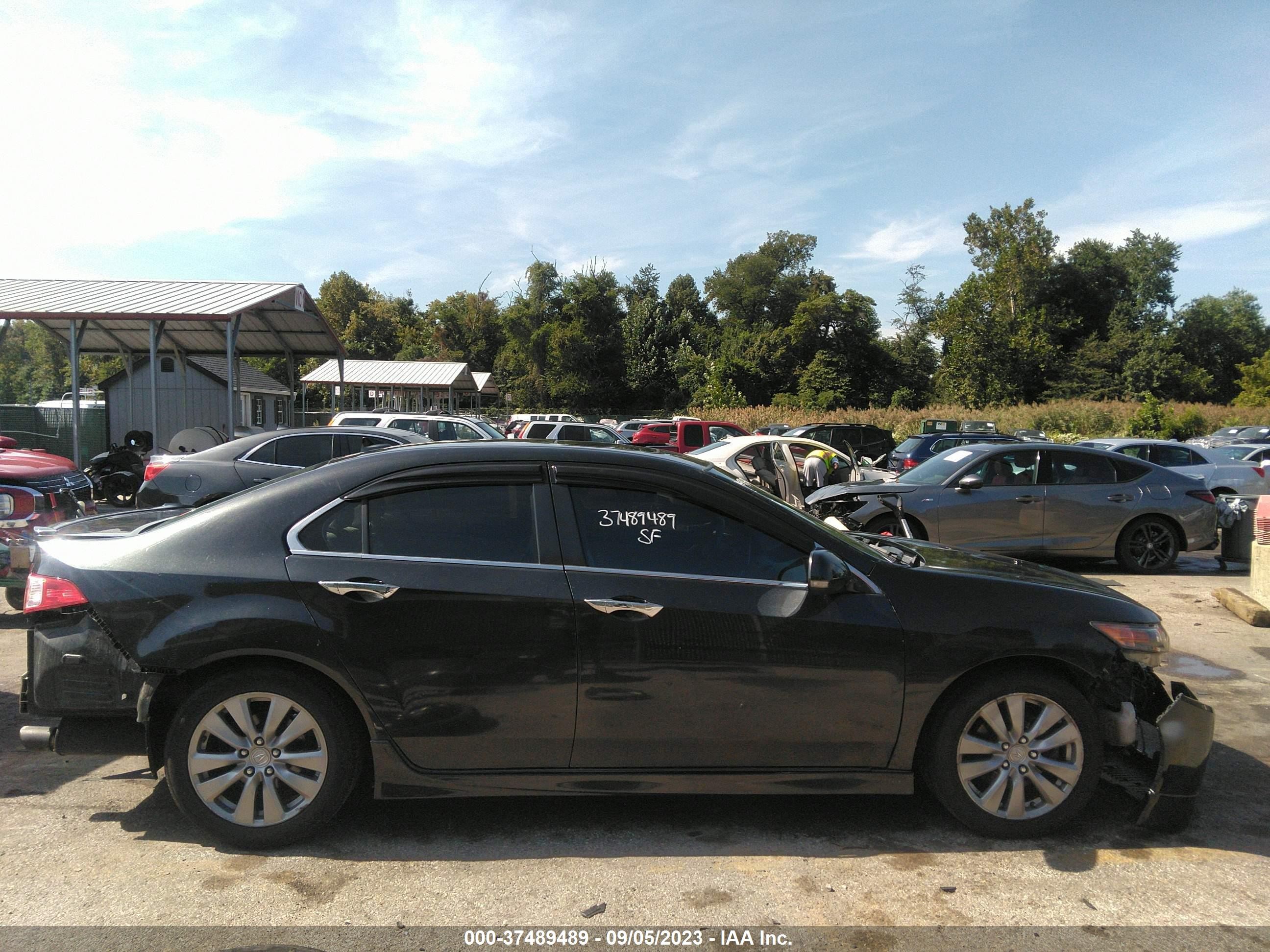 Photo 13 VIN: JH4CU2F66BC001131 - ACURA TSX 