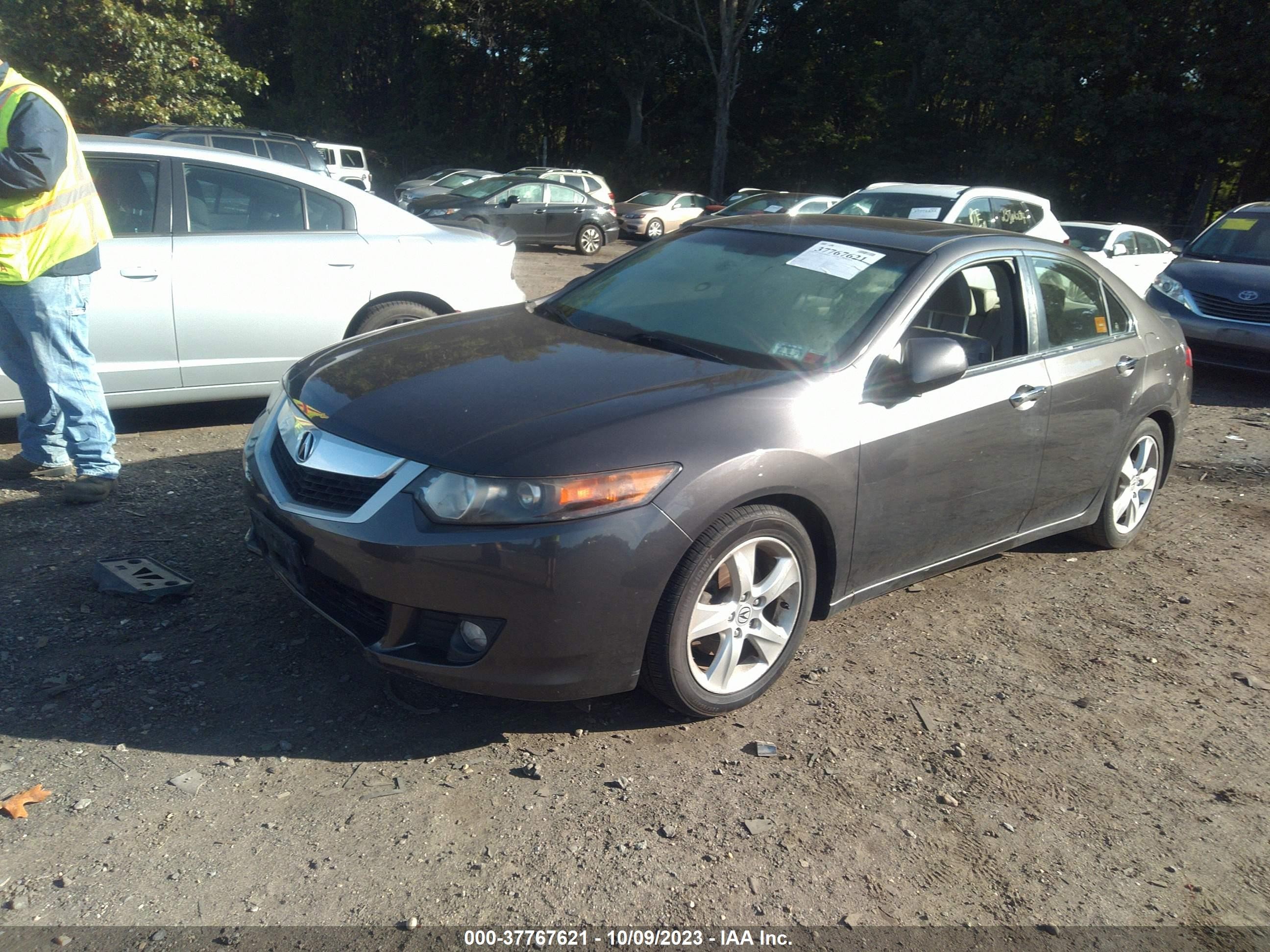 Photo 1 VIN: JH4CU2F67AC015697 - ACURA TSX 