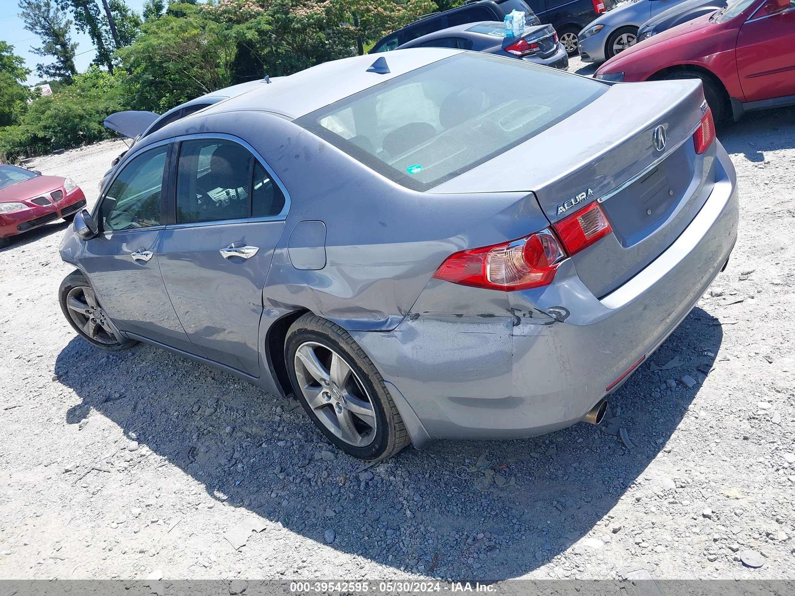 Photo 2 VIN: JH4CU2F68BC002796 - ACURA TSX 