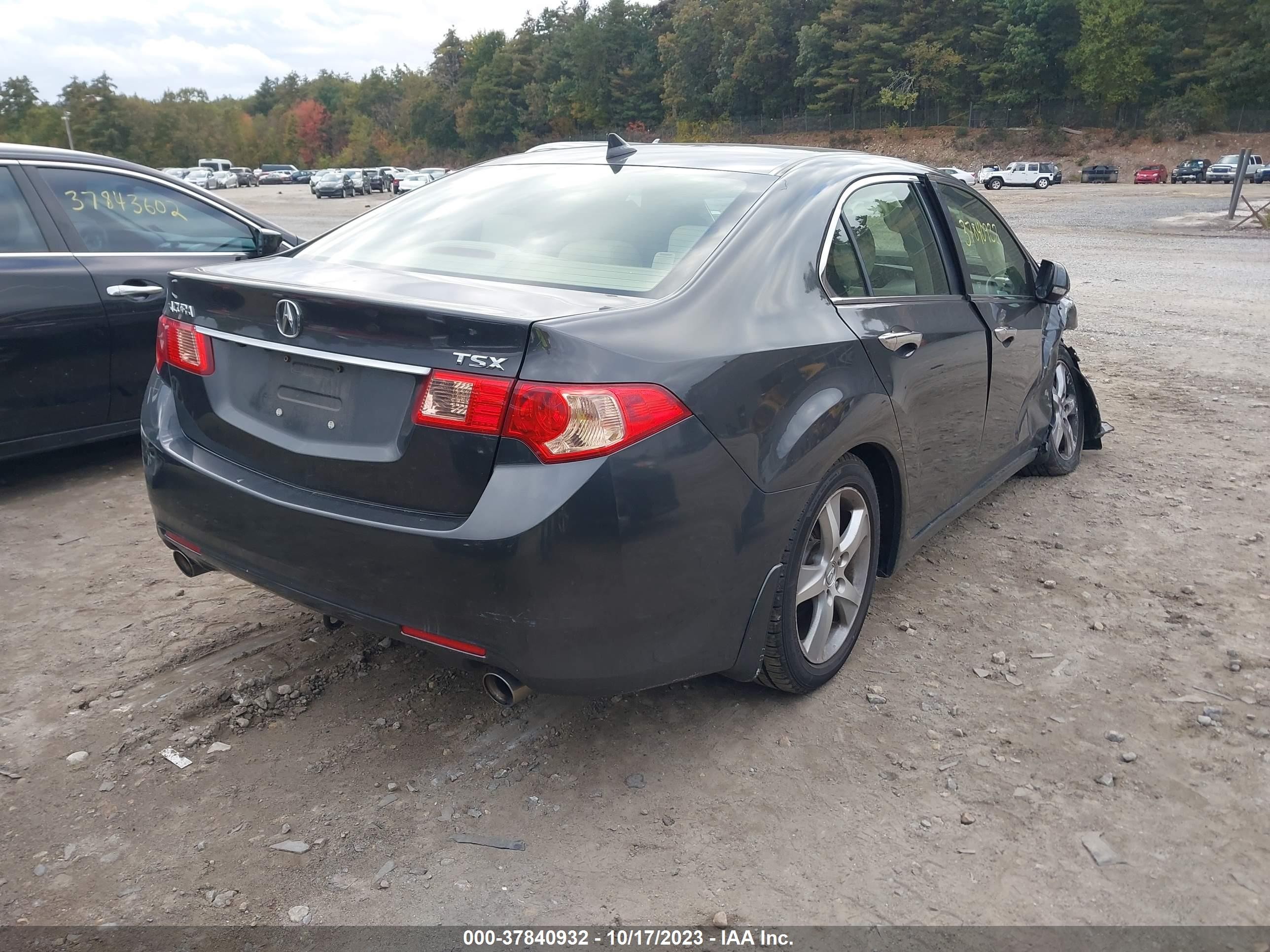 Photo 3 VIN: JH4CU2F68CC027537 - ACURA TSX 