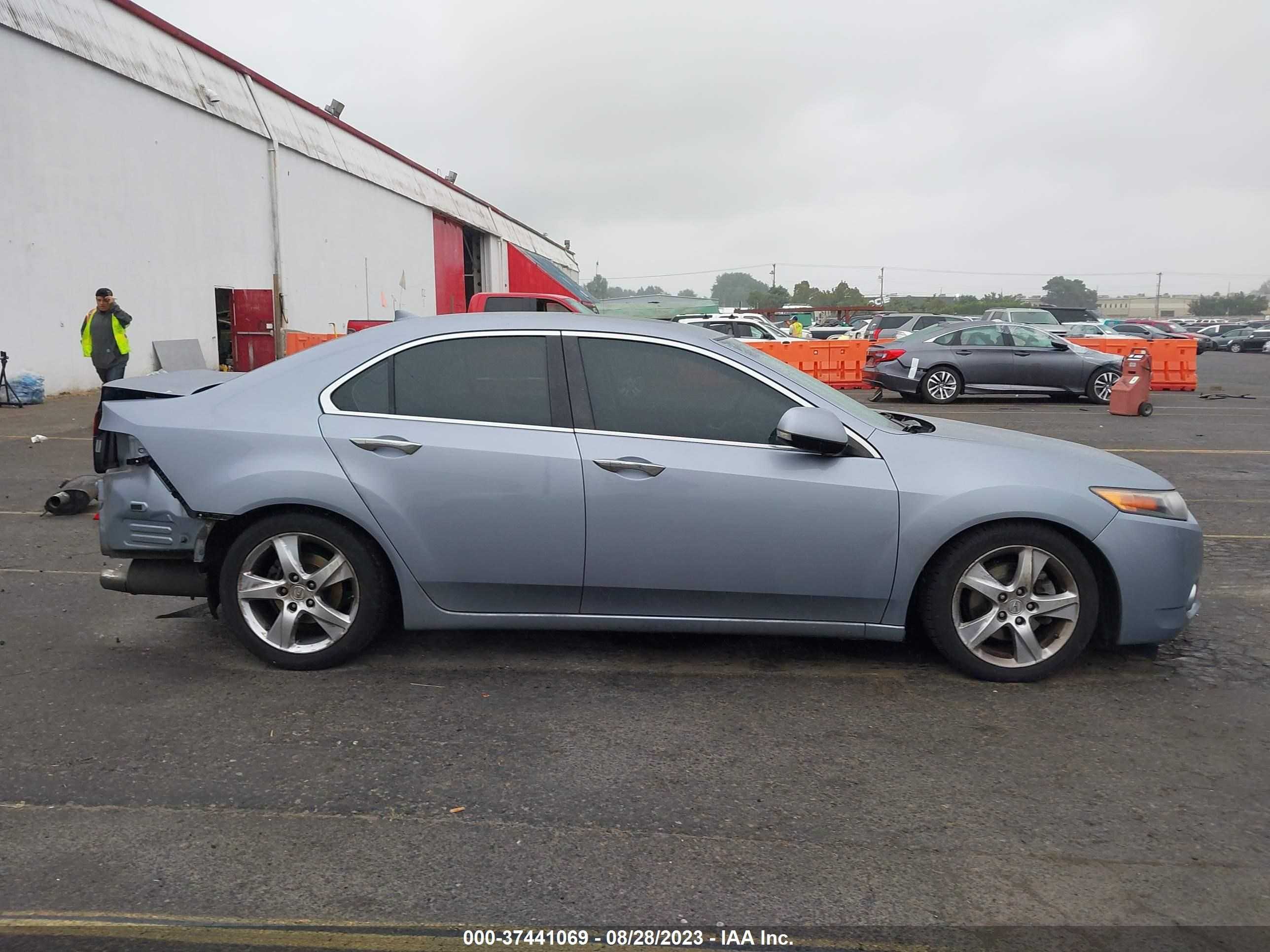 Photo 13 VIN: JH4CU2F69BC013113 - ACURA TSX 