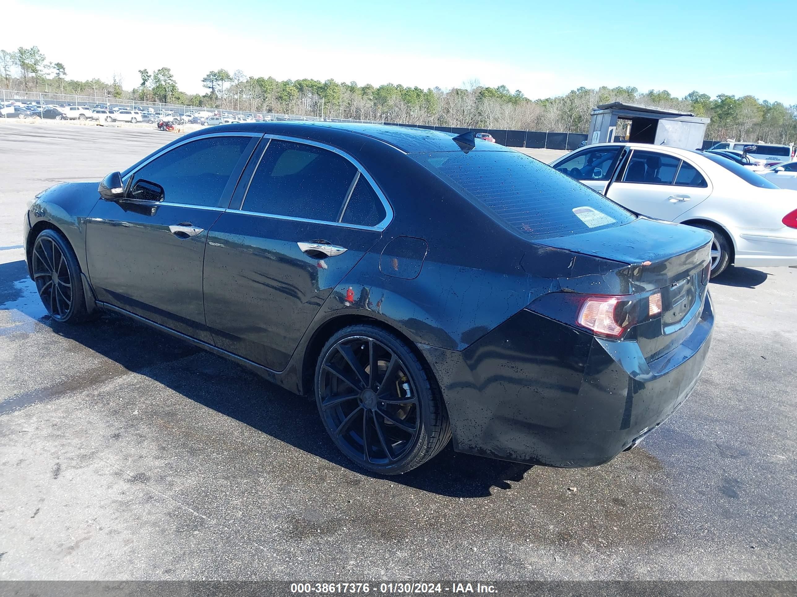 Photo 2 VIN: JH4CU2F69BC013760 - ACURA TSX 