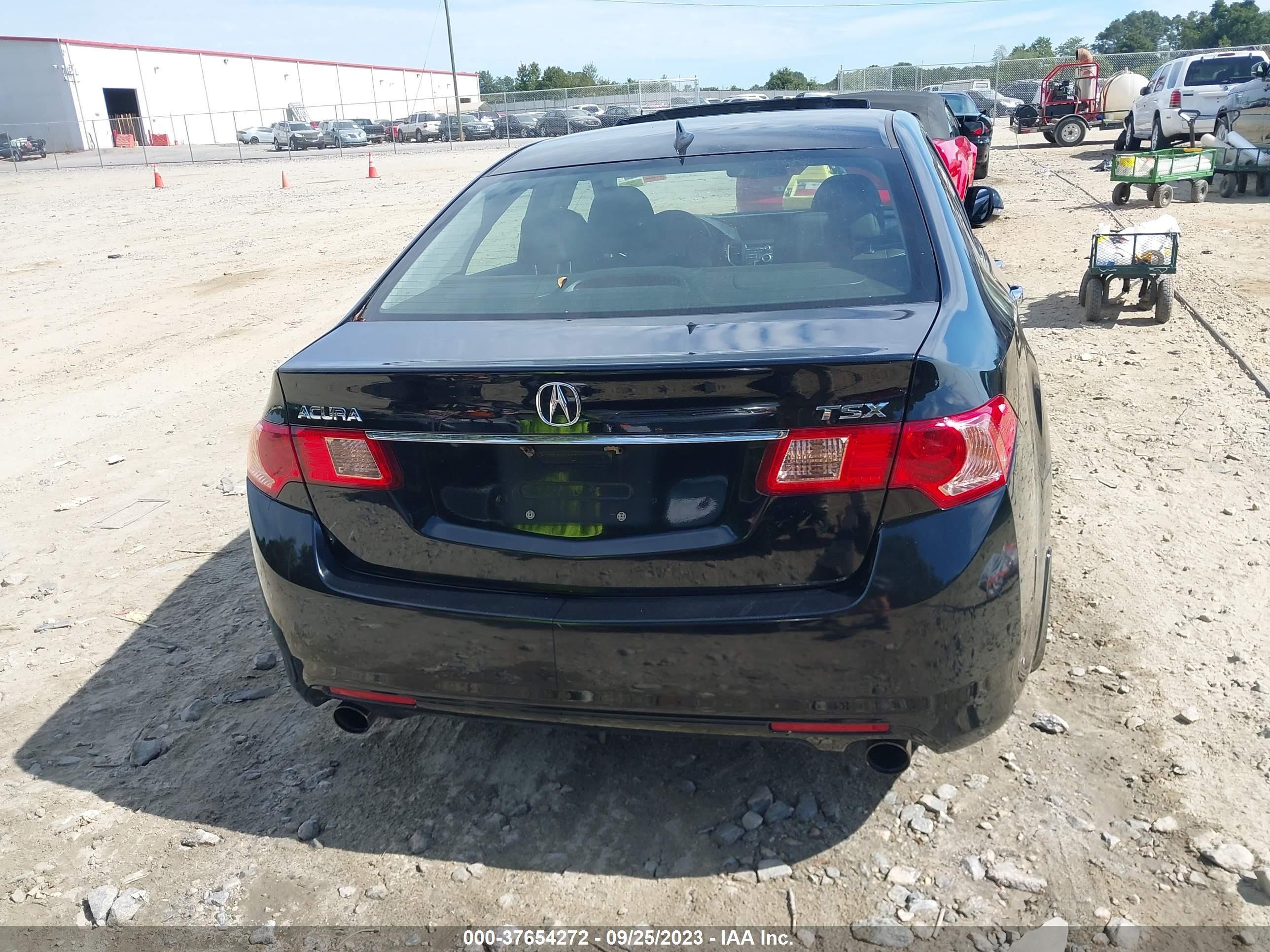 Photo 16 VIN: JH4CU2F6XBC006865 - ACURA TSX 