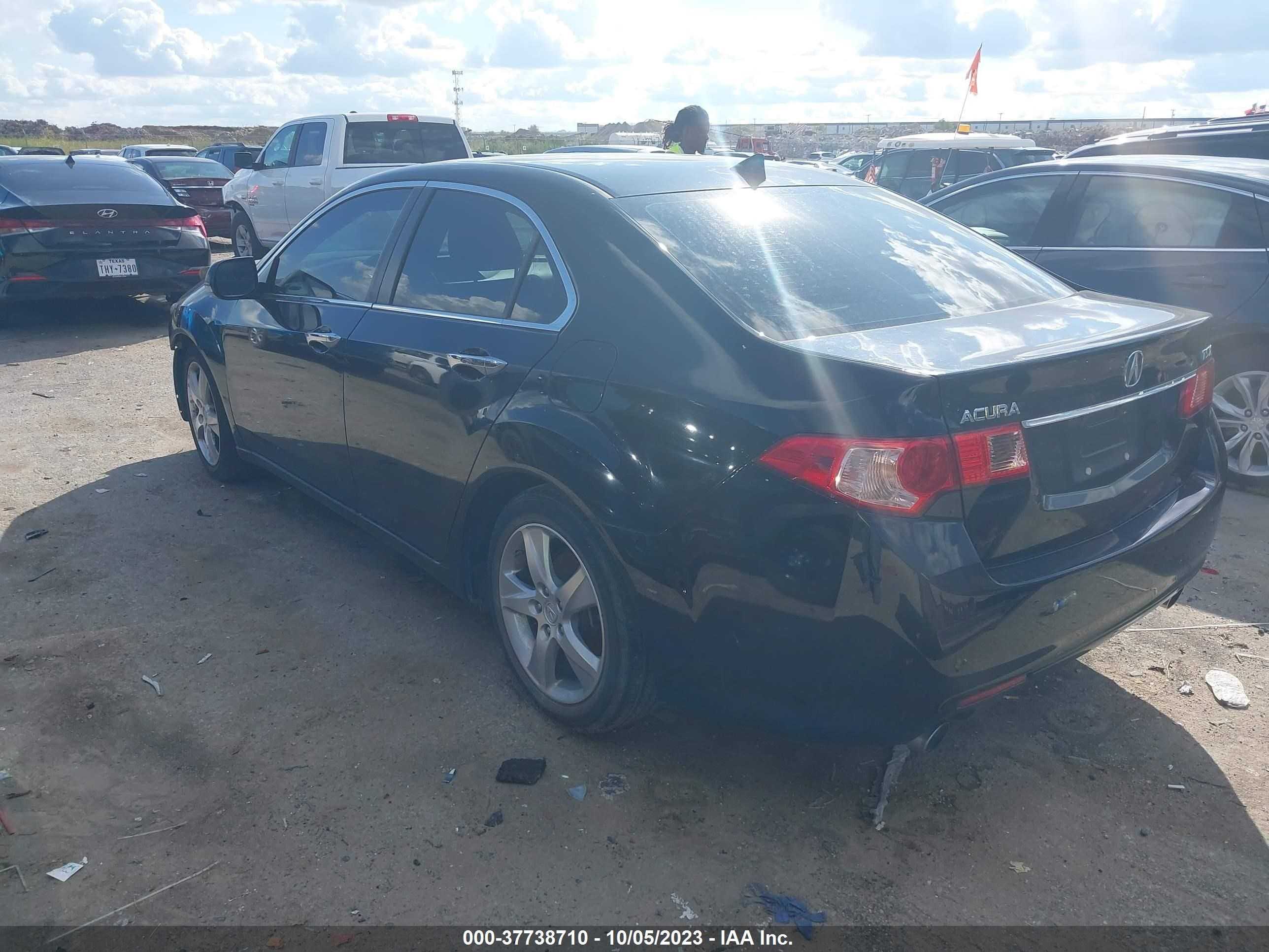 Photo 2 VIN: JH4CU2F6XCC001019 - ACURA TSX 