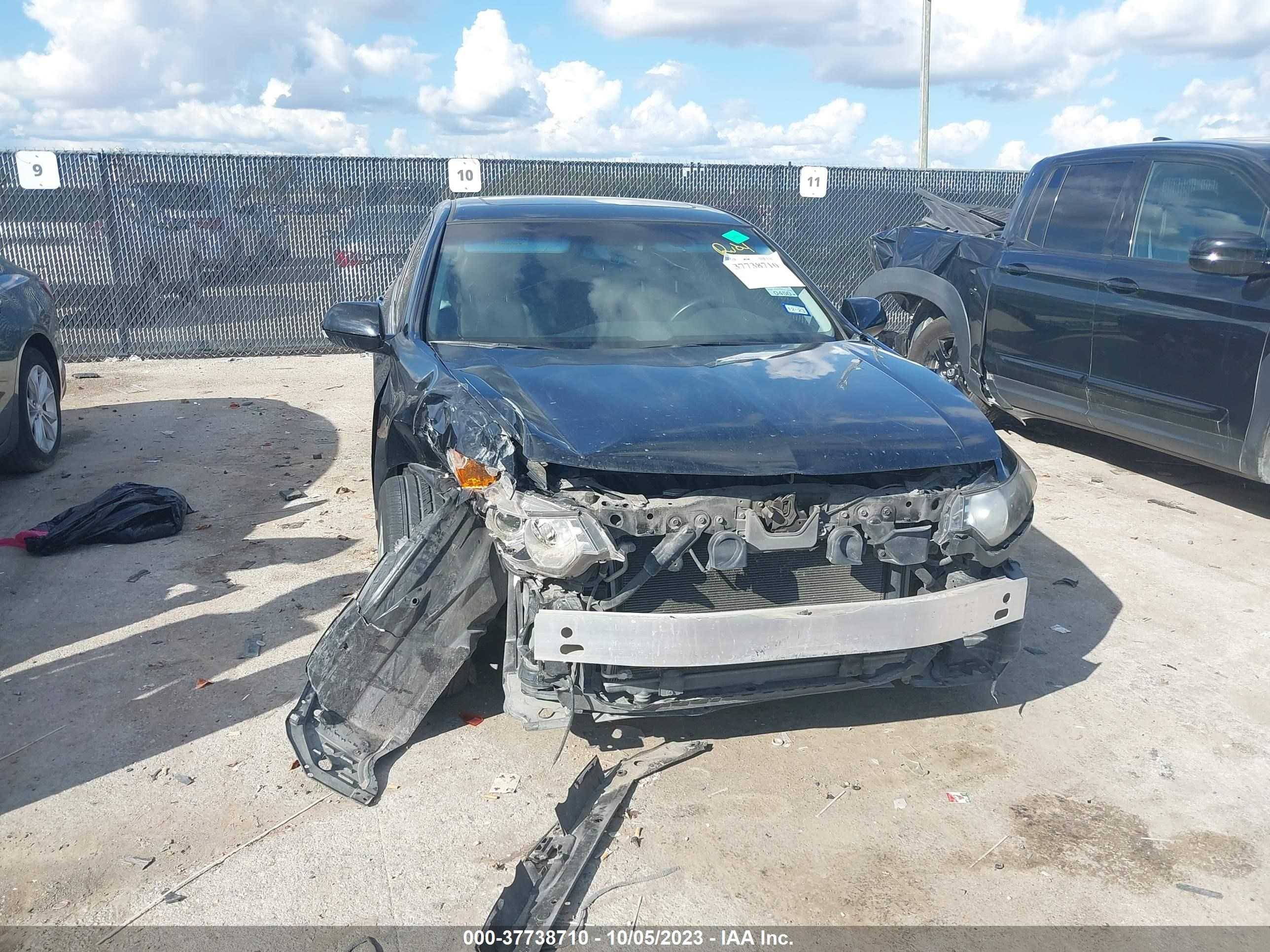 Photo 5 VIN: JH4CU2F6XCC001019 - ACURA TSX 