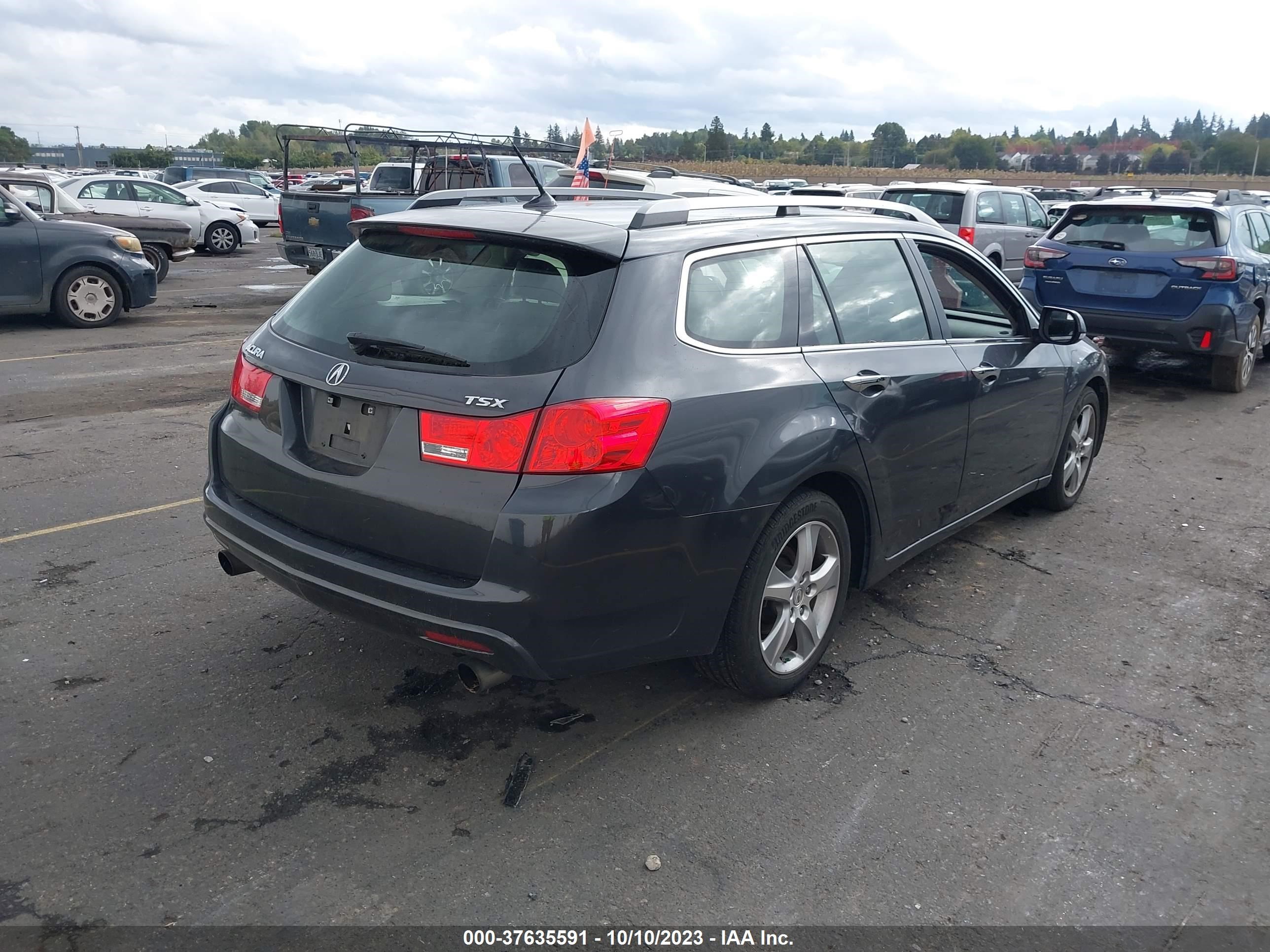 Photo 3 VIN: JH4CW2H61BC001898 - ACURA TSX 