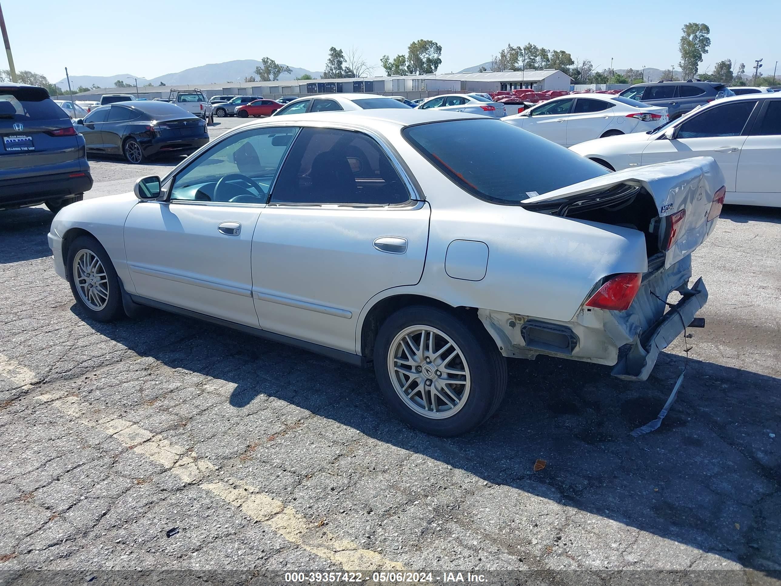 Photo 2 VIN: JH4DB7652YS001902 - ACURA INTEGRA 