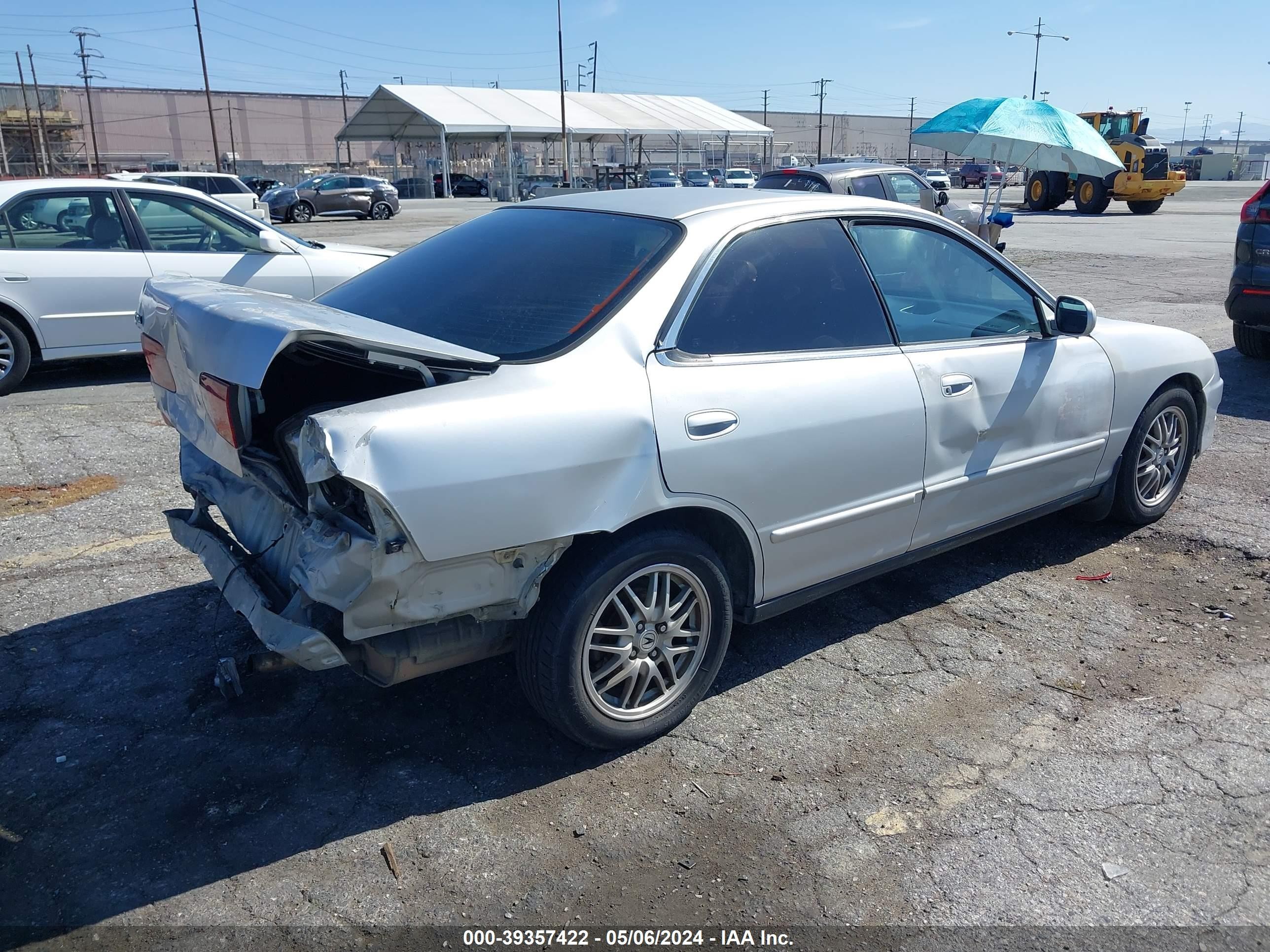 Photo 3 VIN: JH4DB7652YS001902 - ACURA INTEGRA 