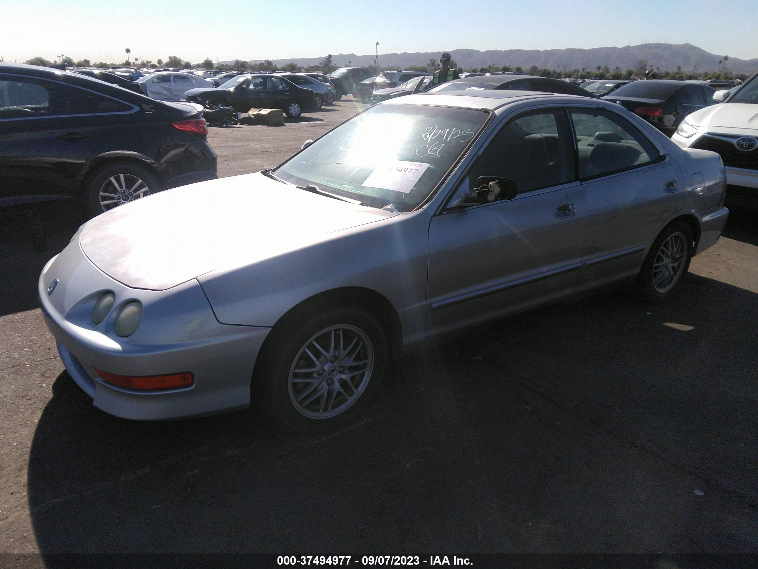 Photo 1 VIN: JH4DB76561S000130 - ACURA INTEGRA 