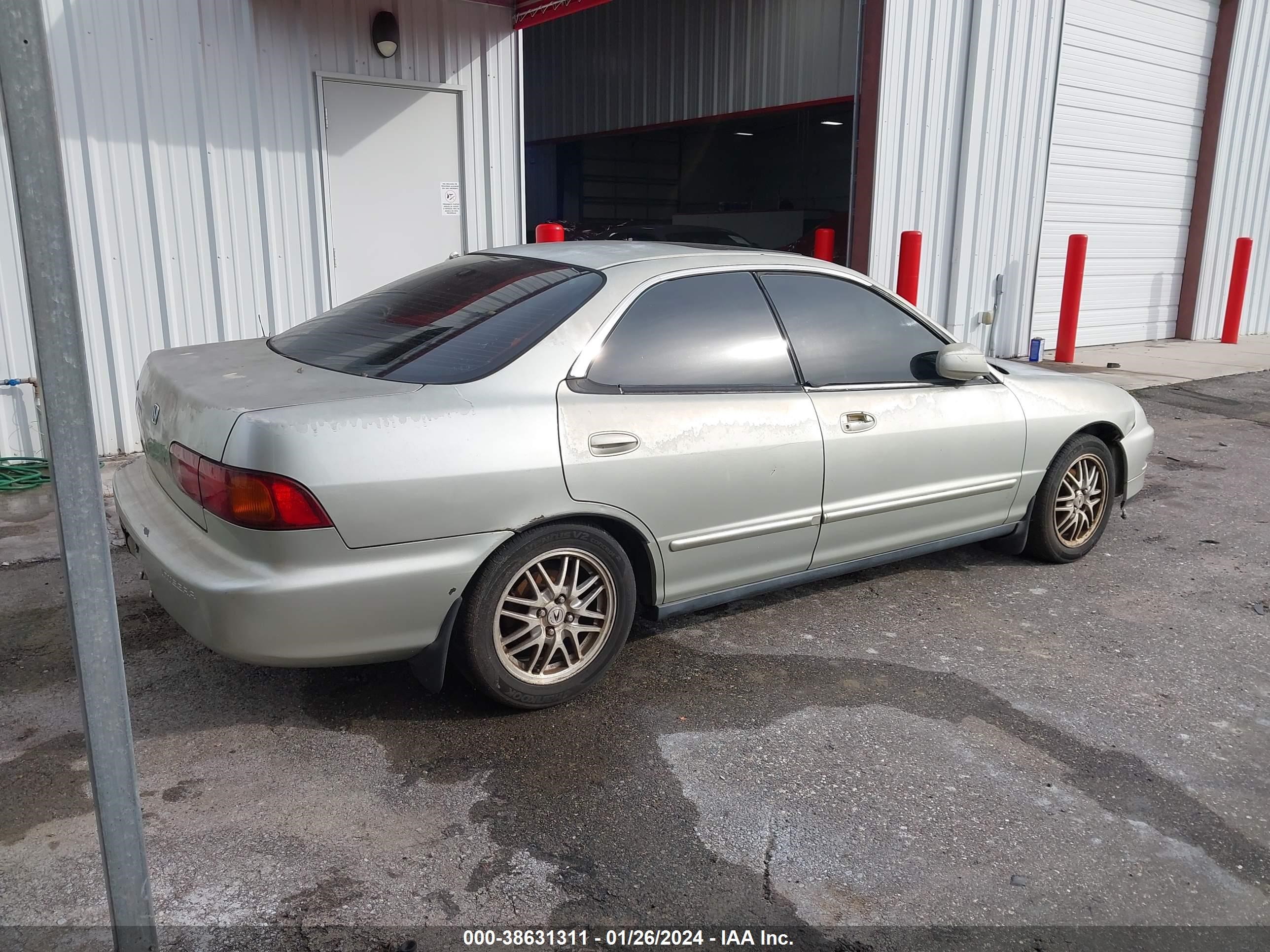 Photo 3 VIN: JH4DB7662VS000687 - ACURA INTEGRA 