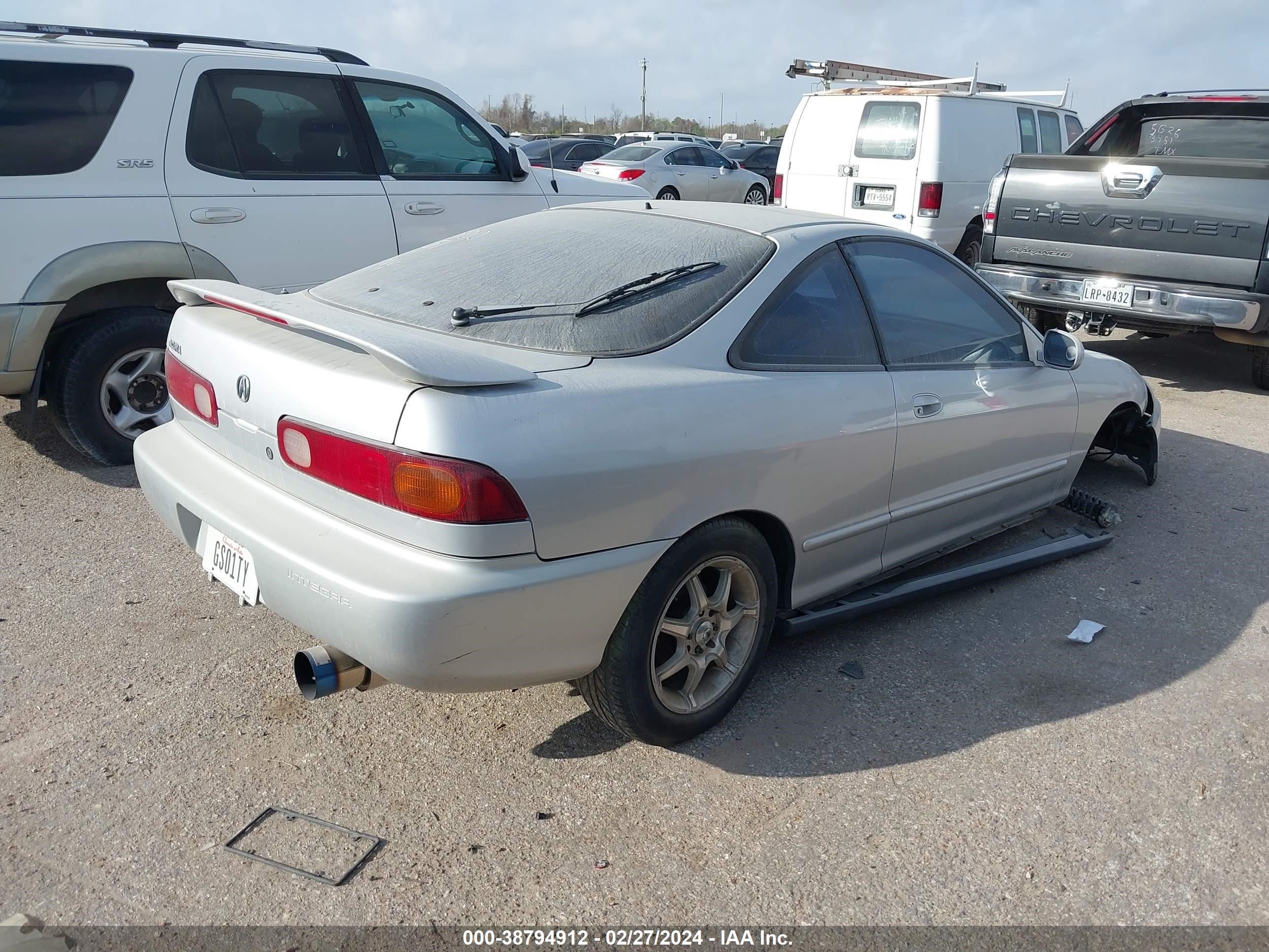 Photo 3 VIN: JH4DC4352VS009851 - ACURA INTEGRA 