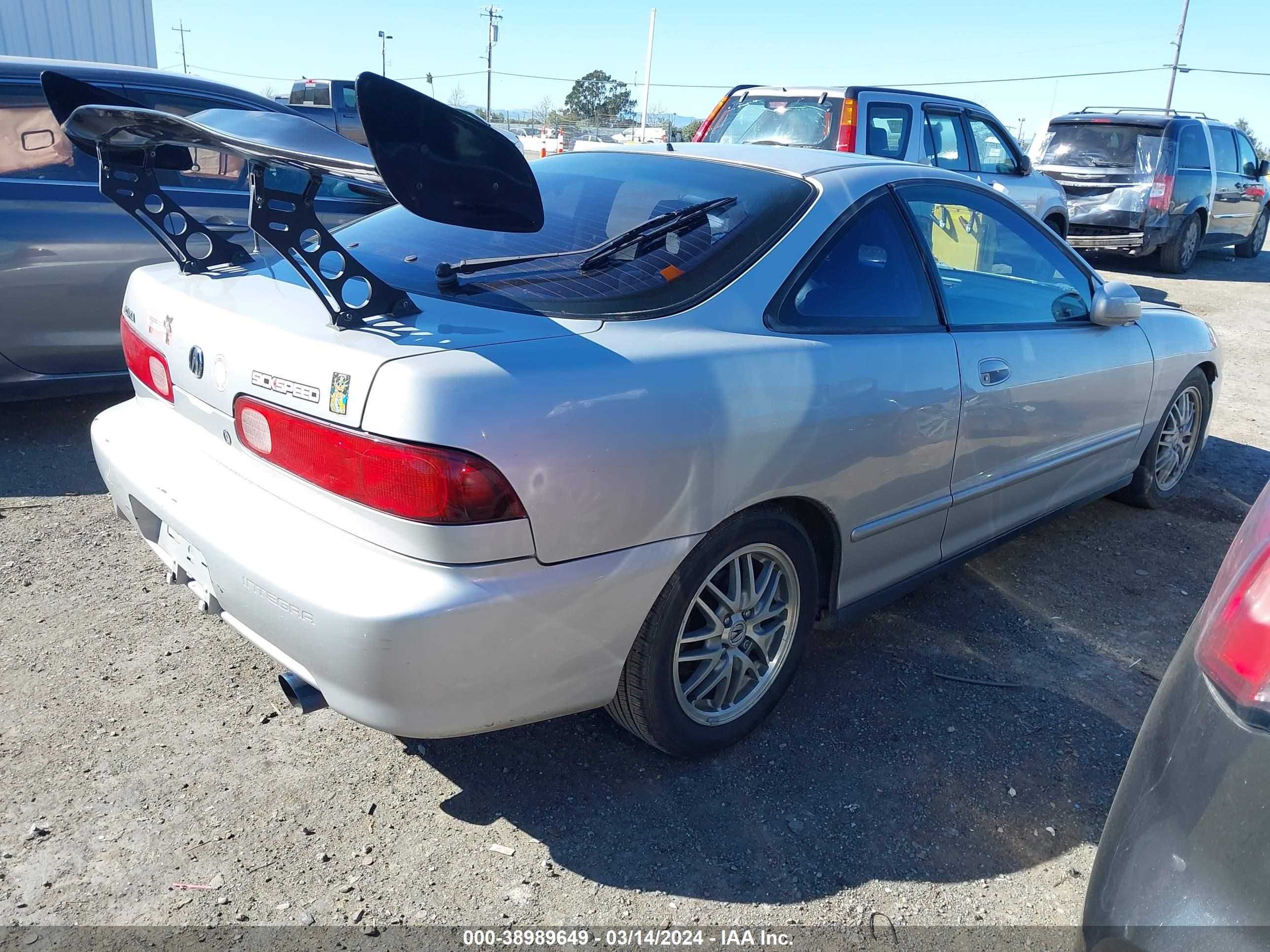 Photo 3 VIN: JH4DC4352YS008672 - ACURA INTEGRA 