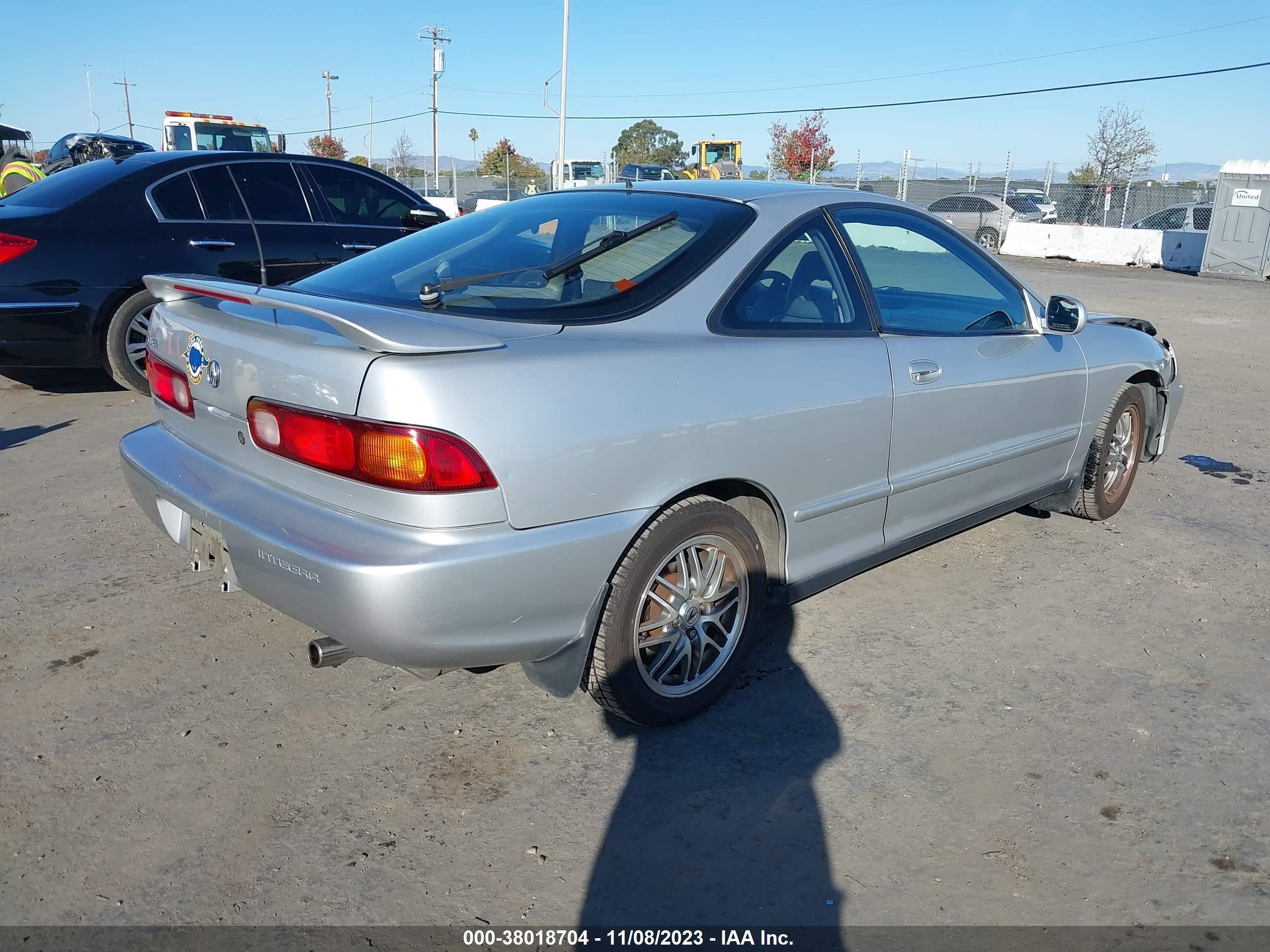 Photo 3 VIN: JH4DC4360VS001370 - ACURA INTEGRA 