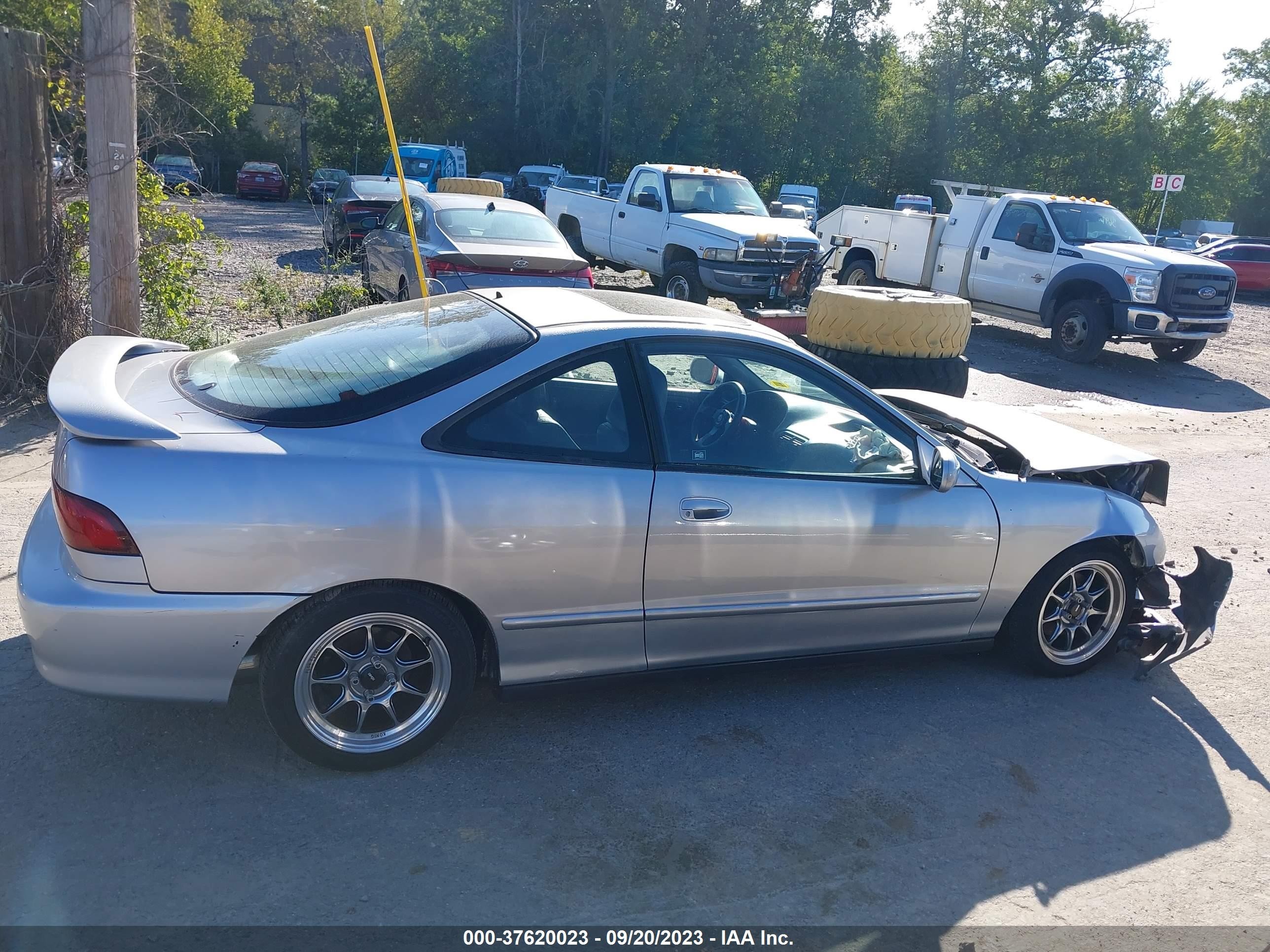 Photo 12 VIN: JH4DC43681S001854 - ACURA INTEGRA 