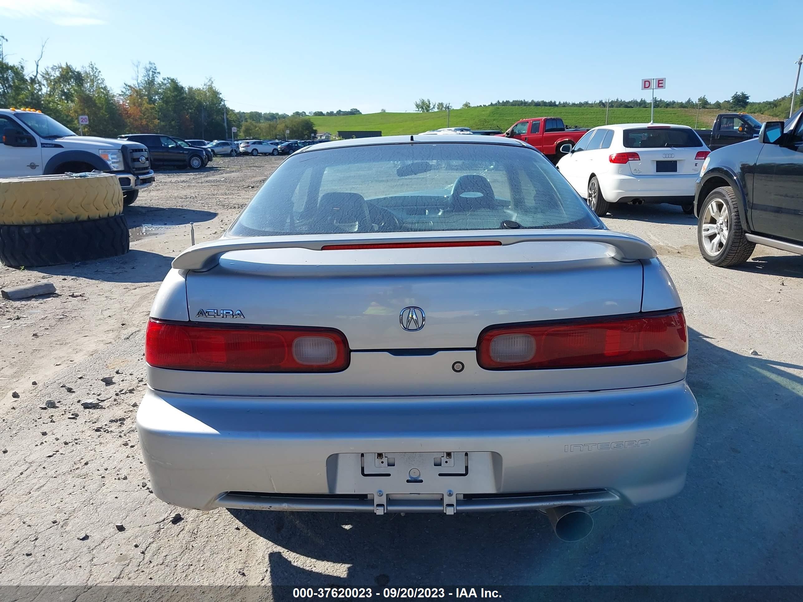 Photo 15 VIN: JH4DC43681S001854 - ACURA INTEGRA 