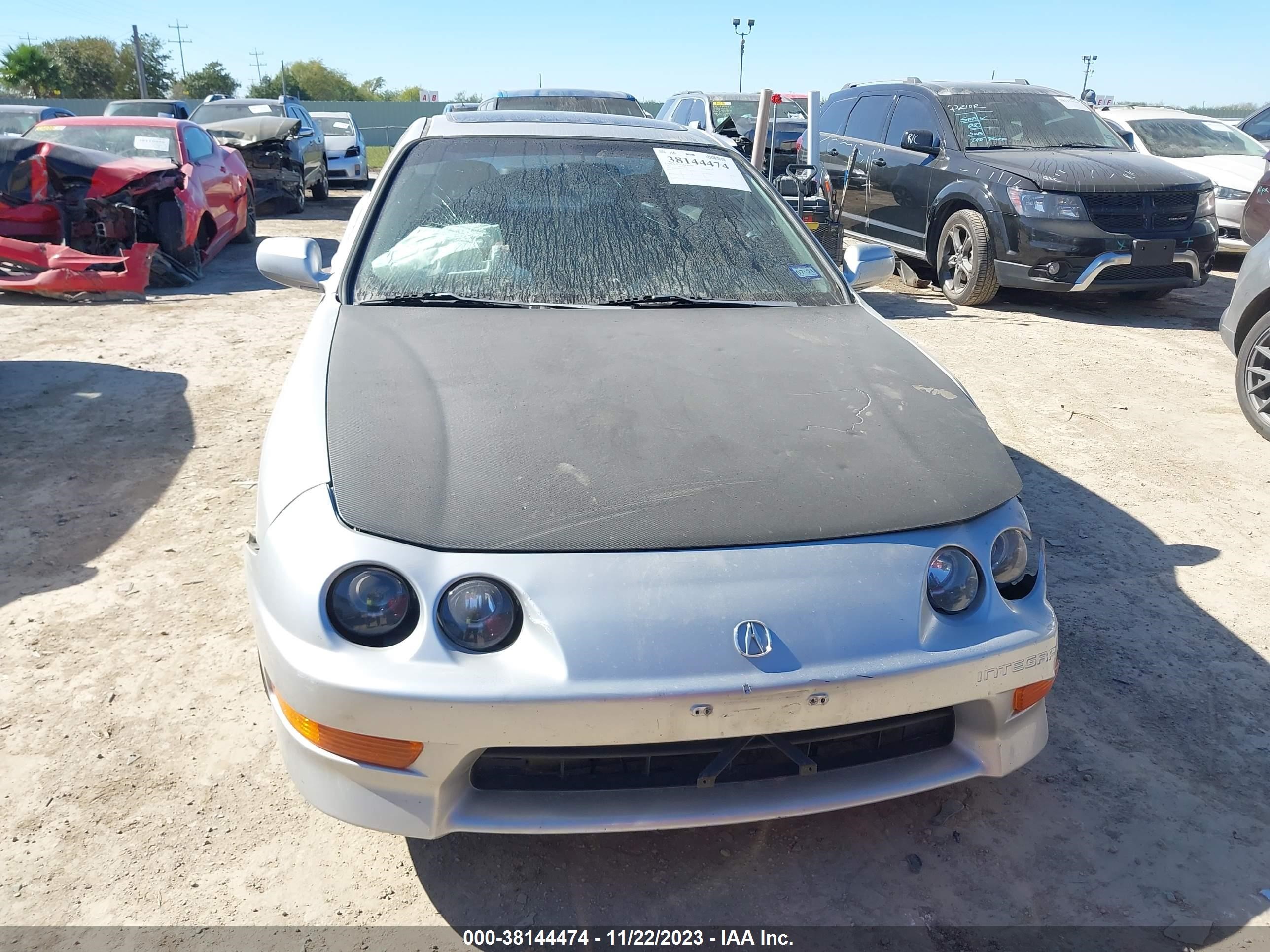 Photo 11 VIN: JH4DC4450YS011567 - ACURA INTEGRA 